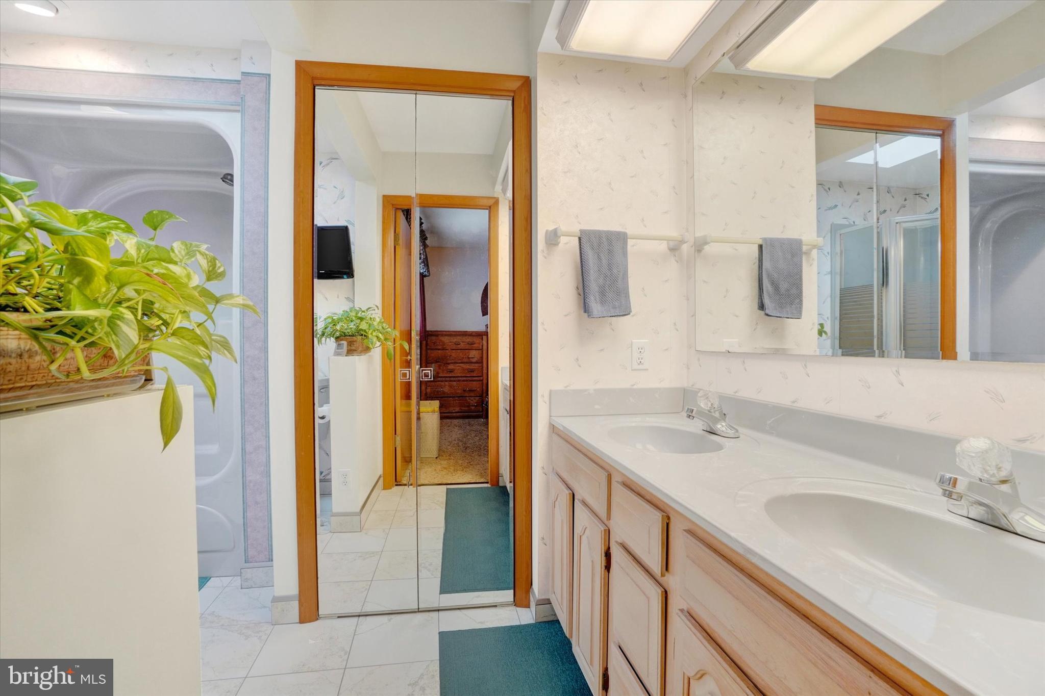 SHERWOOD FOREST - Residential