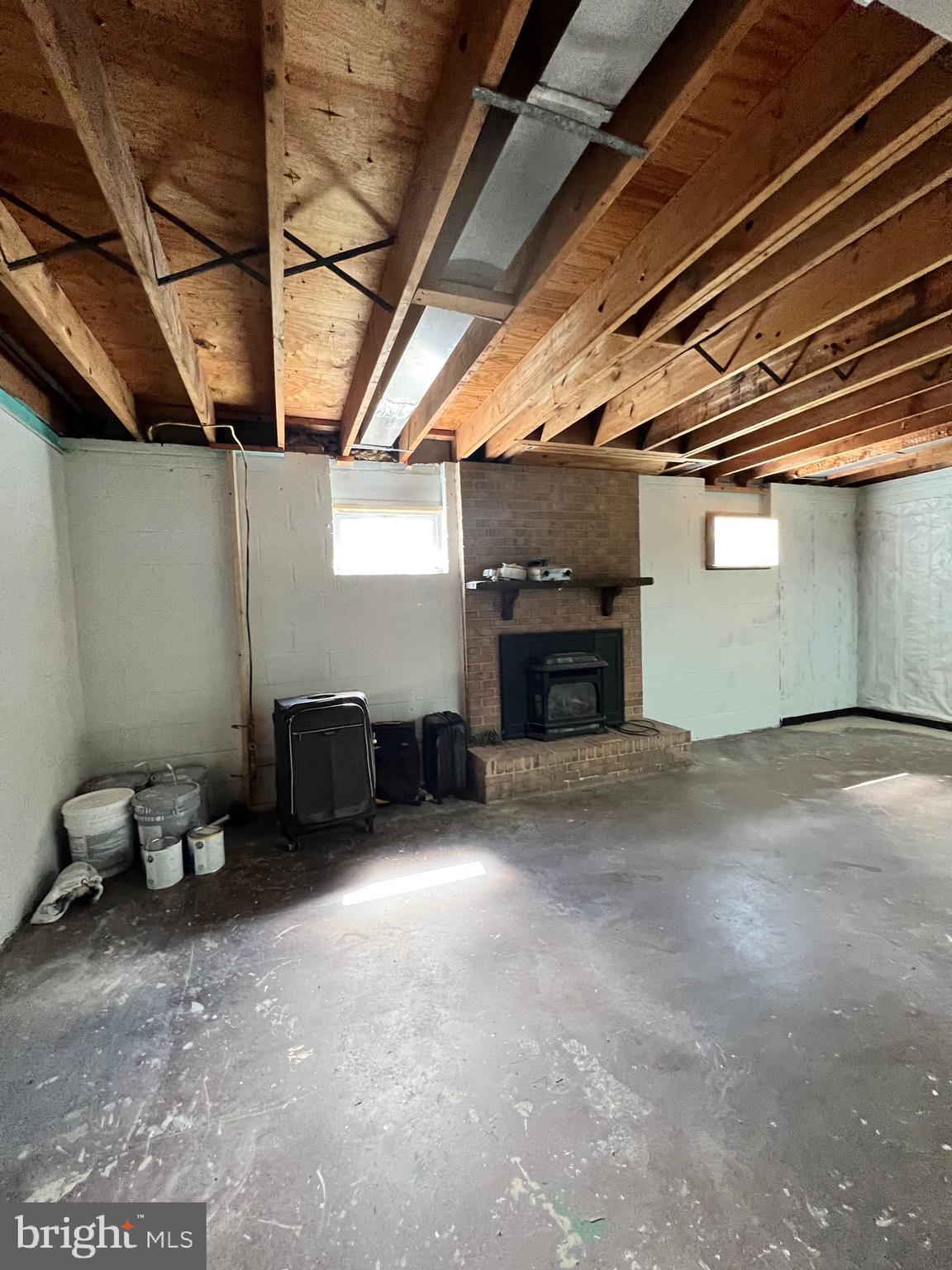 LANDMARK SQUARE - Residential