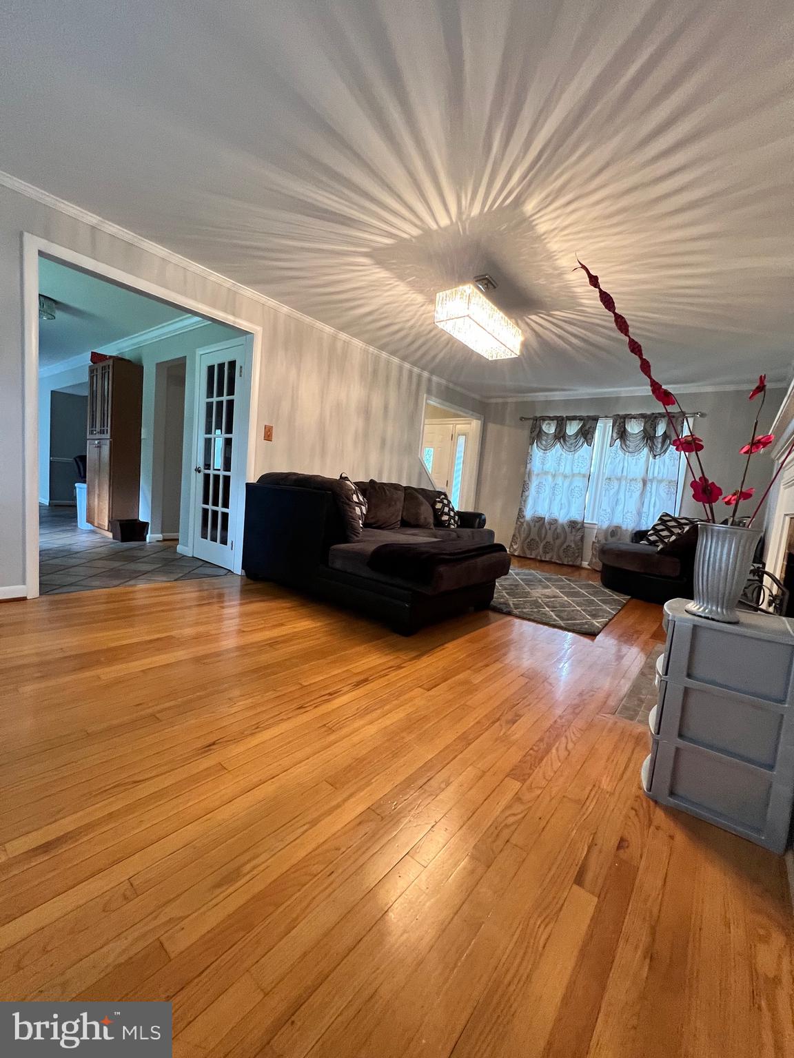 LANDMARK SQUARE - Residential