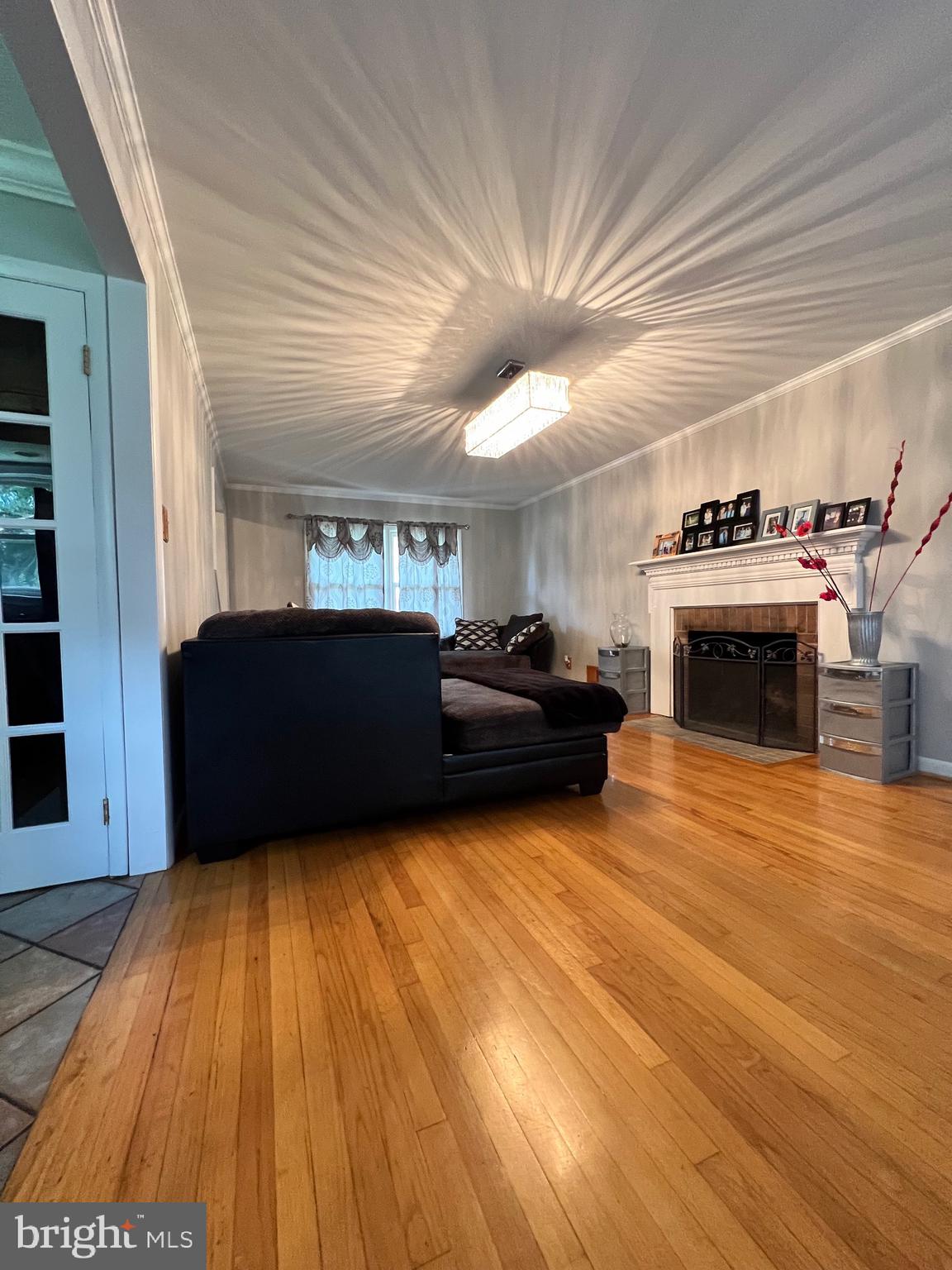 LANDMARK SQUARE - Residential