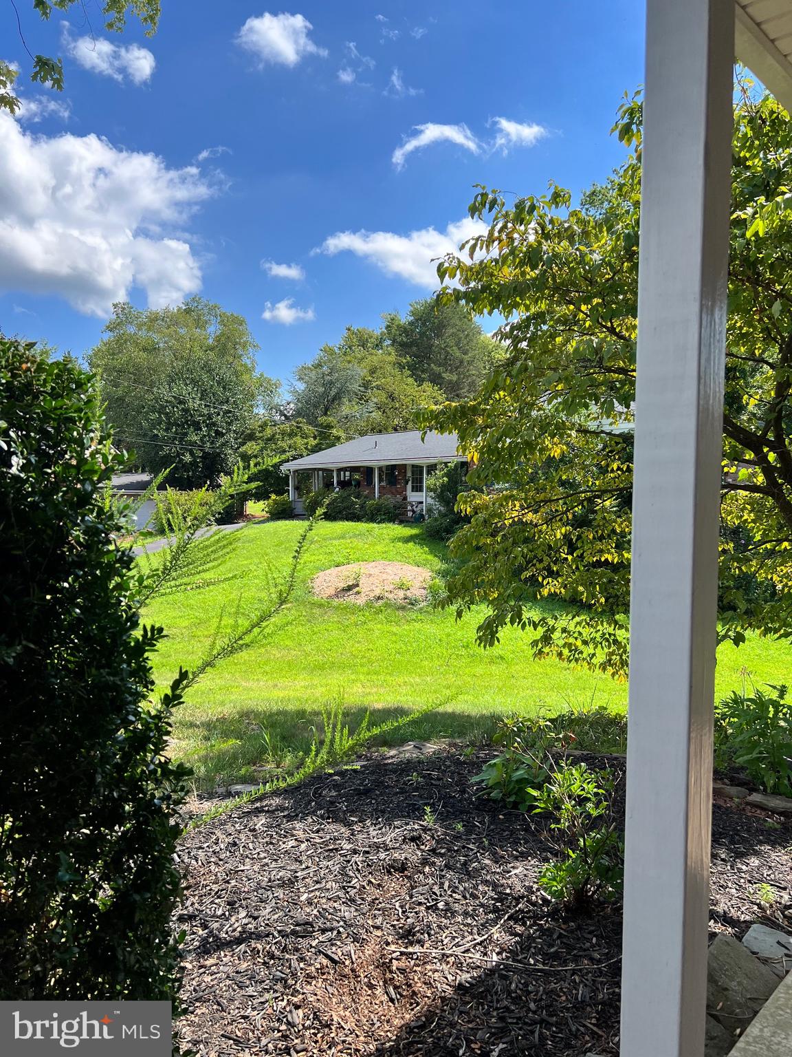 LANDMARK SQUARE - Residential