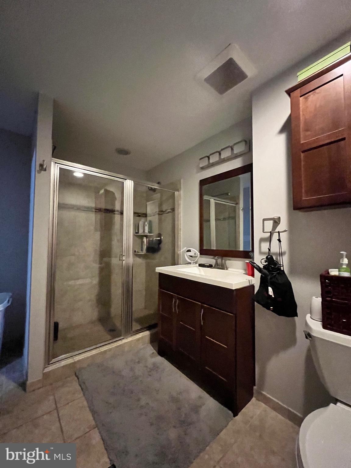 LANDMARK SQUARE - Residential