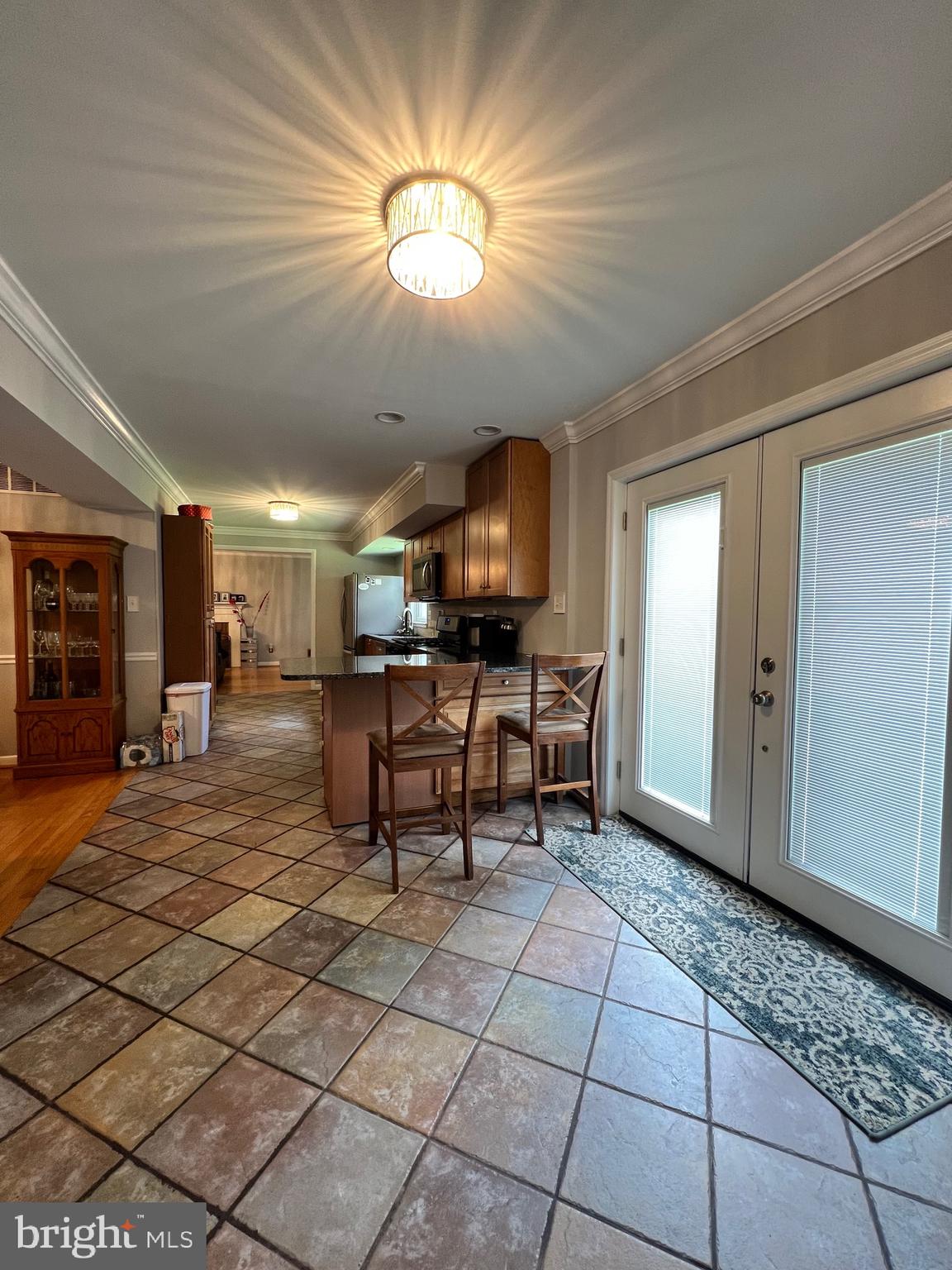 LANDMARK SQUARE - Residential