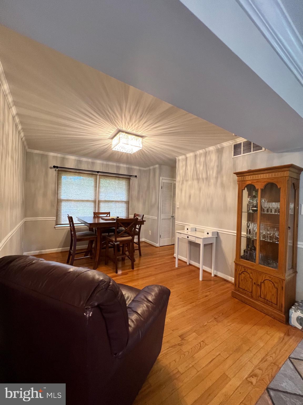 LANDMARK SQUARE - Residential