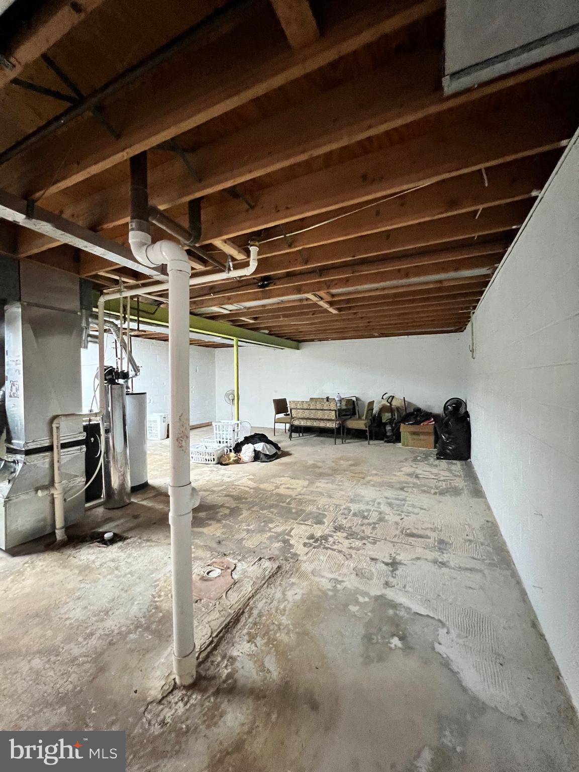 LANDMARK SQUARE - Residential