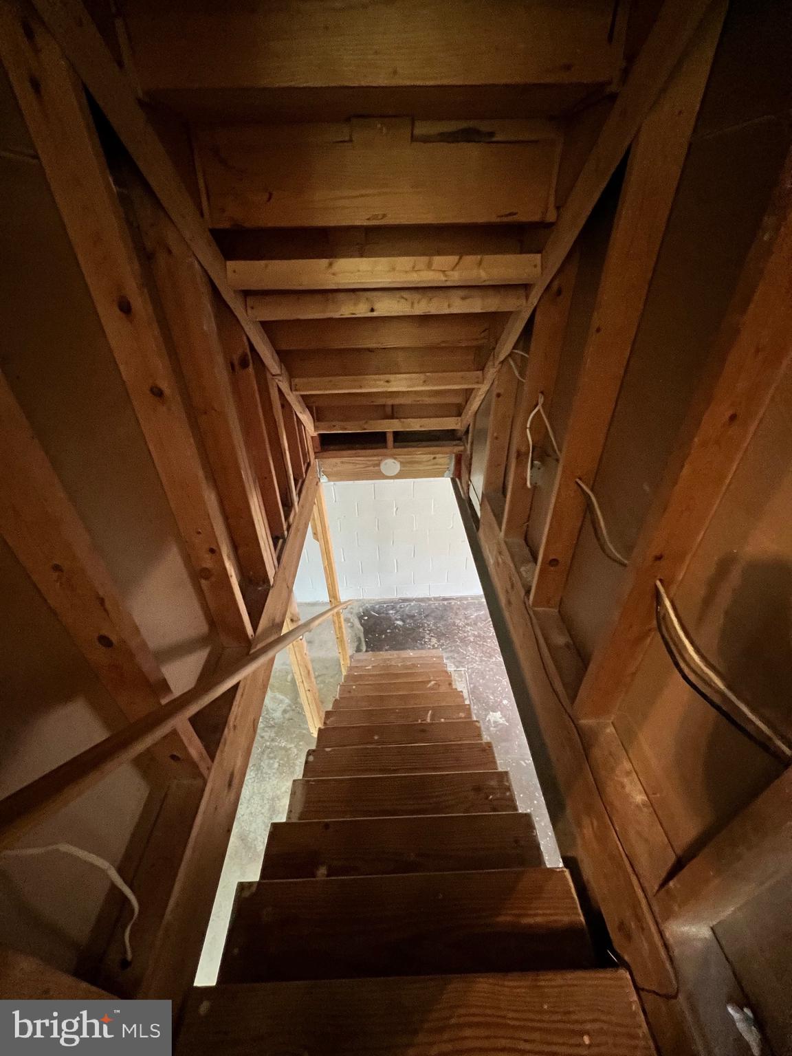 LANDMARK SQUARE - Residential