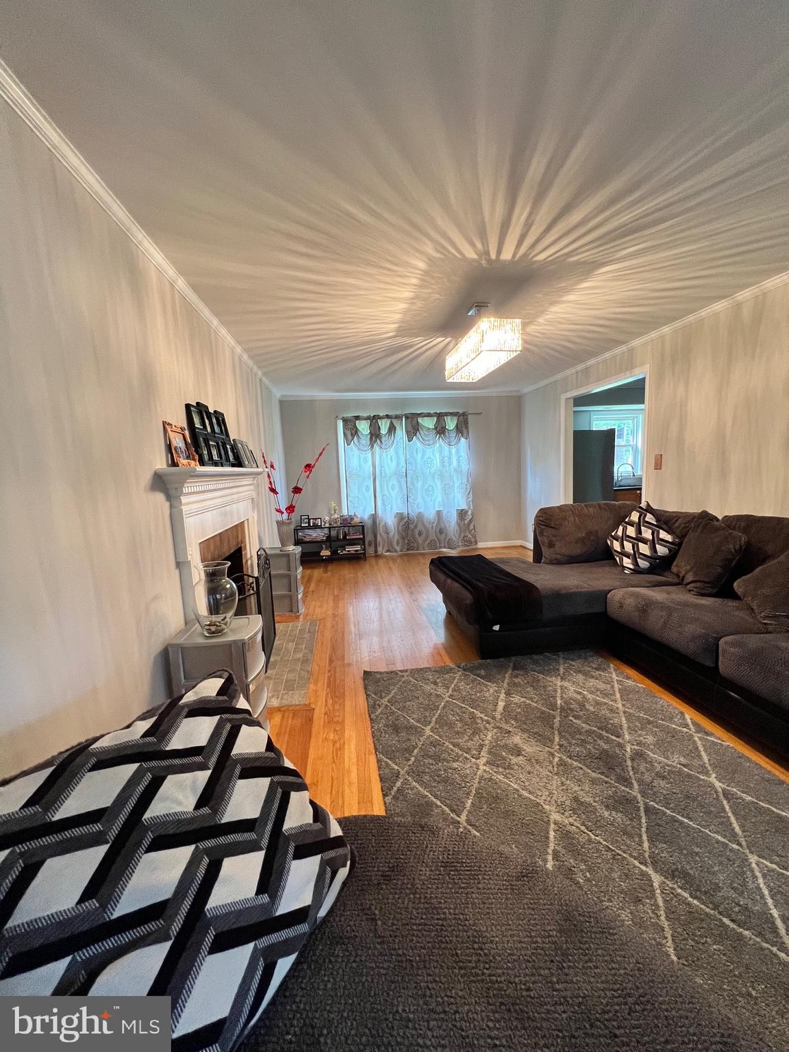 LANDMARK SQUARE - Residential