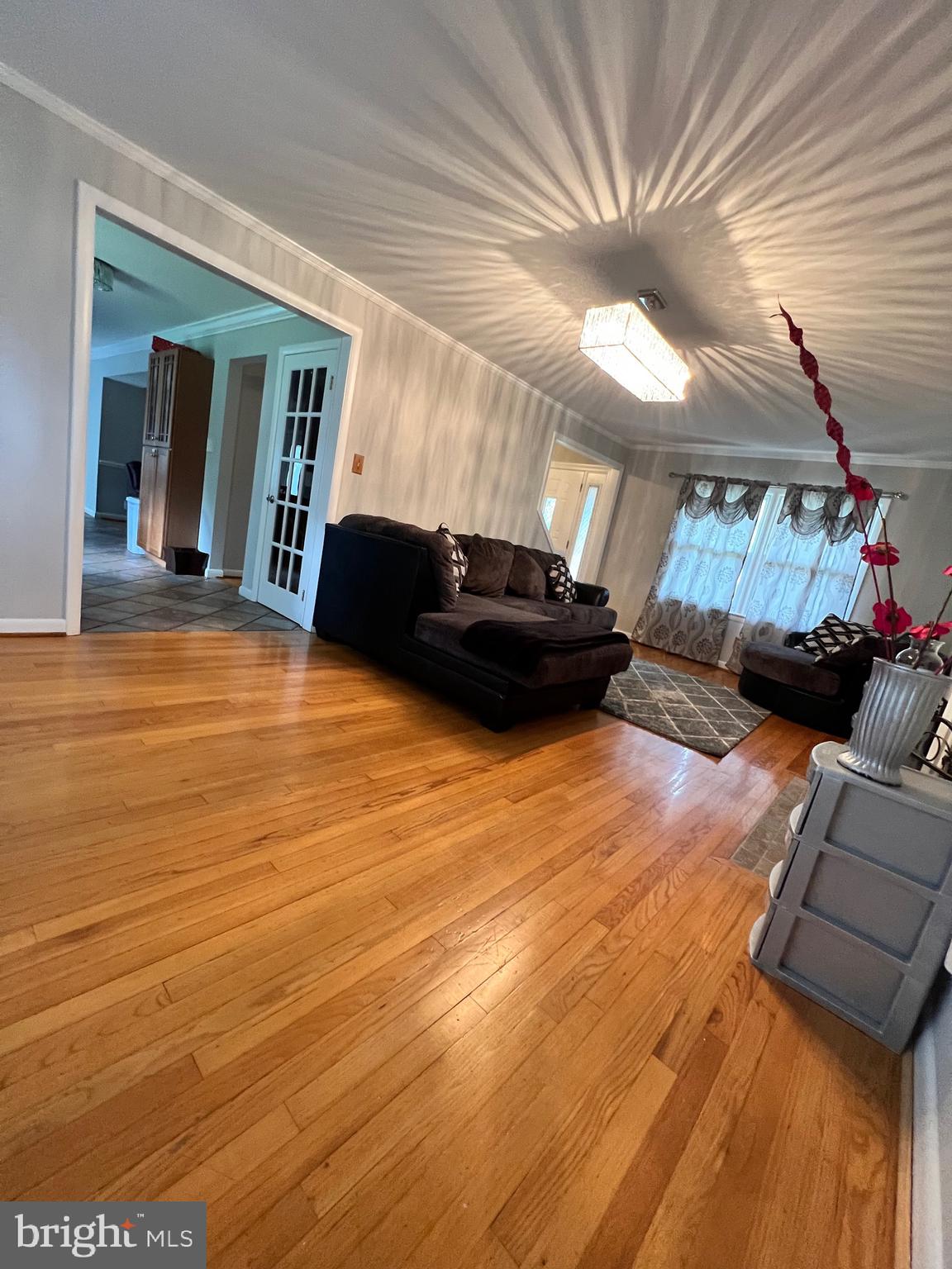 LANDMARK SQUARE - Residential