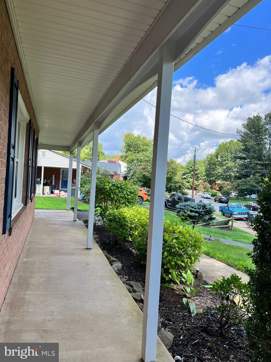 LANDMARK SQUARE - Residential