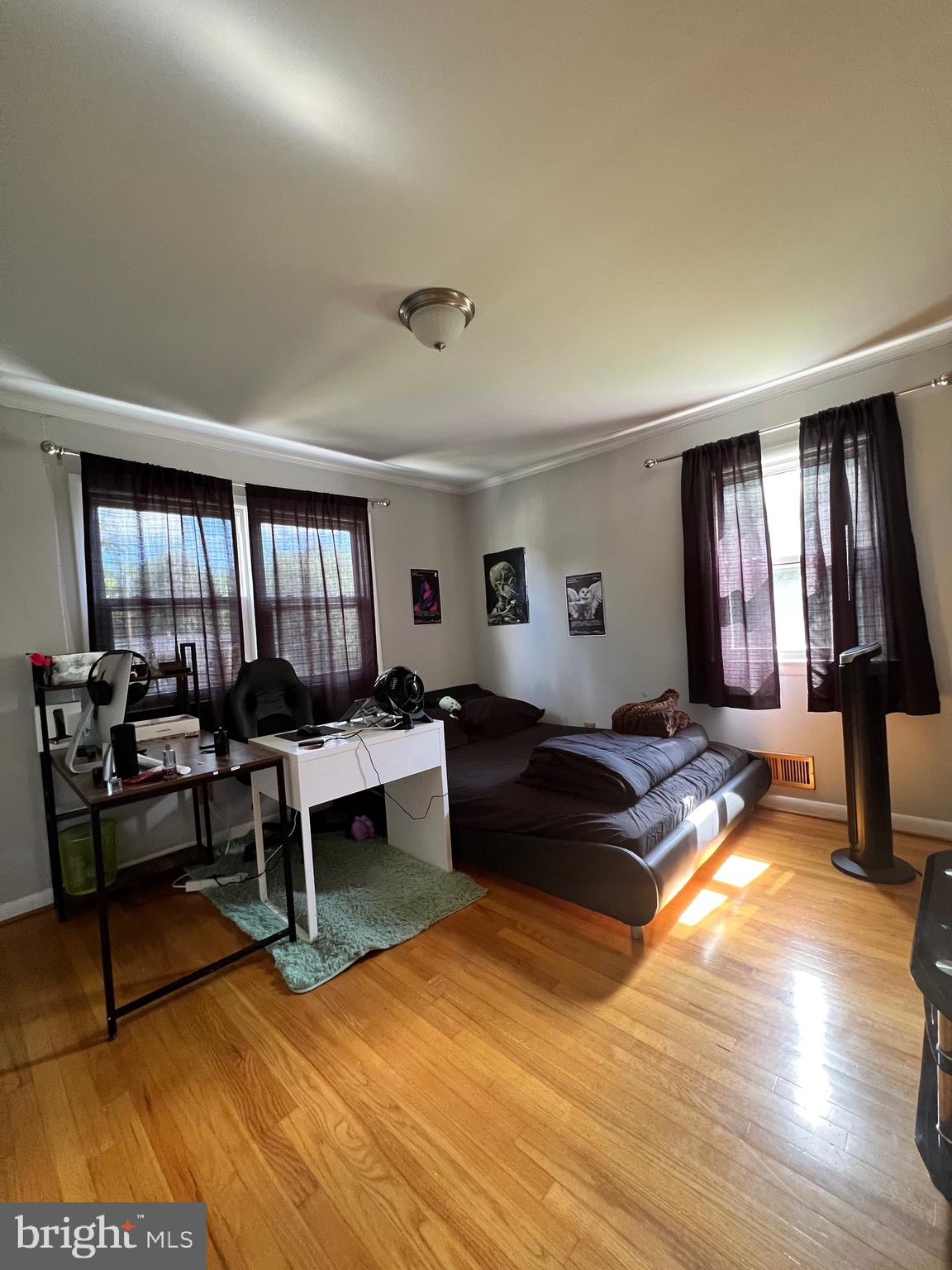 LANDMARK SQUARE - Residential