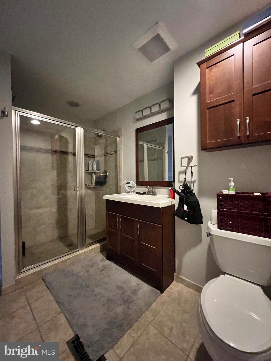 LANDMARK SQUARE - Residential