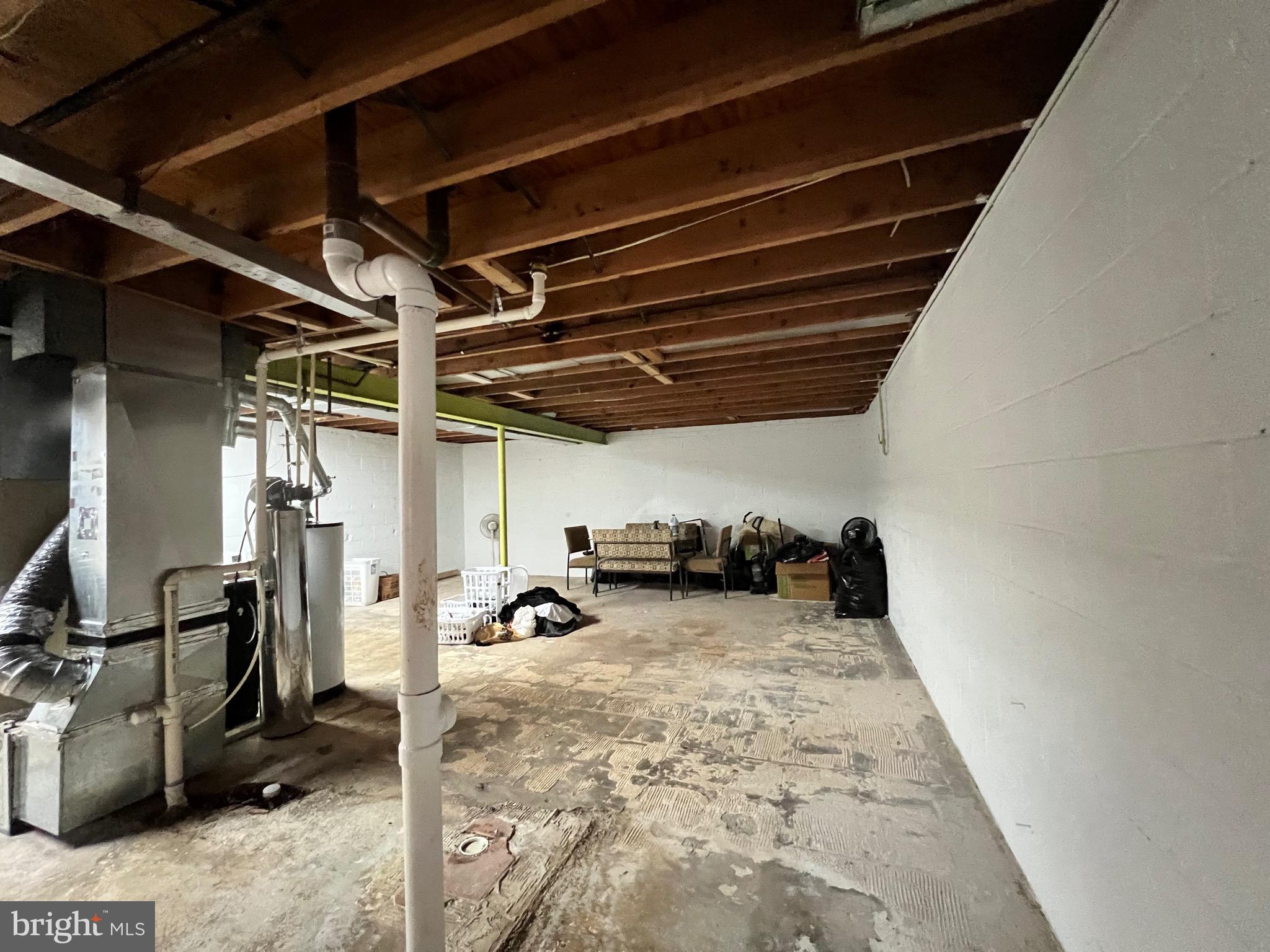 LANDMARK SQUARE - Residential