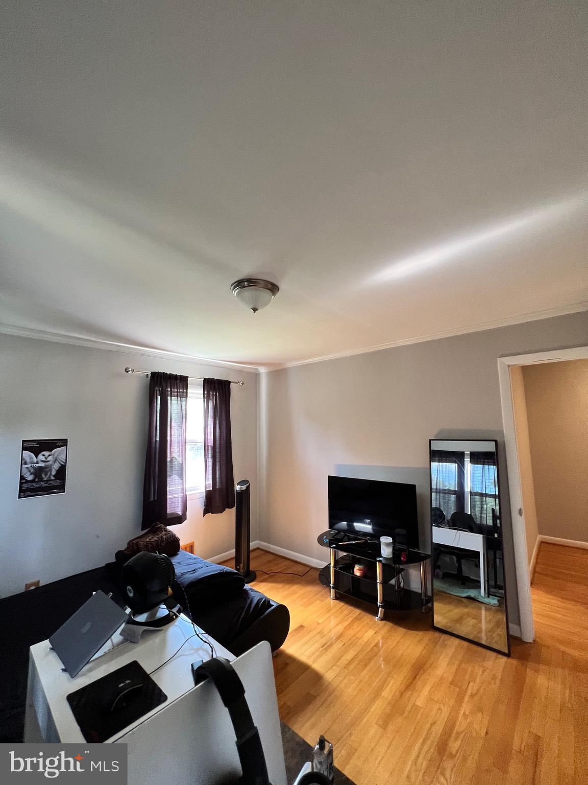 LANDMARK SQUARE - Residential