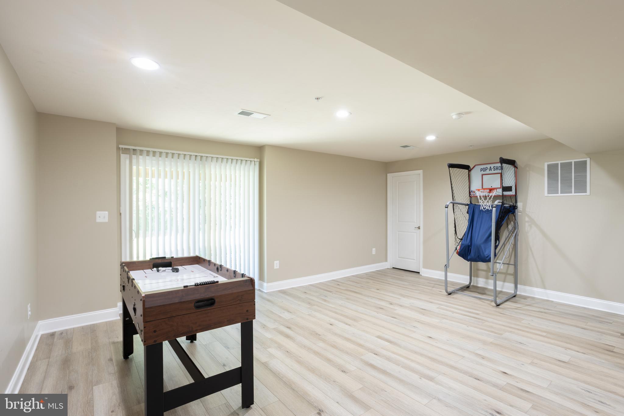 COOL SPRINGS - Residential