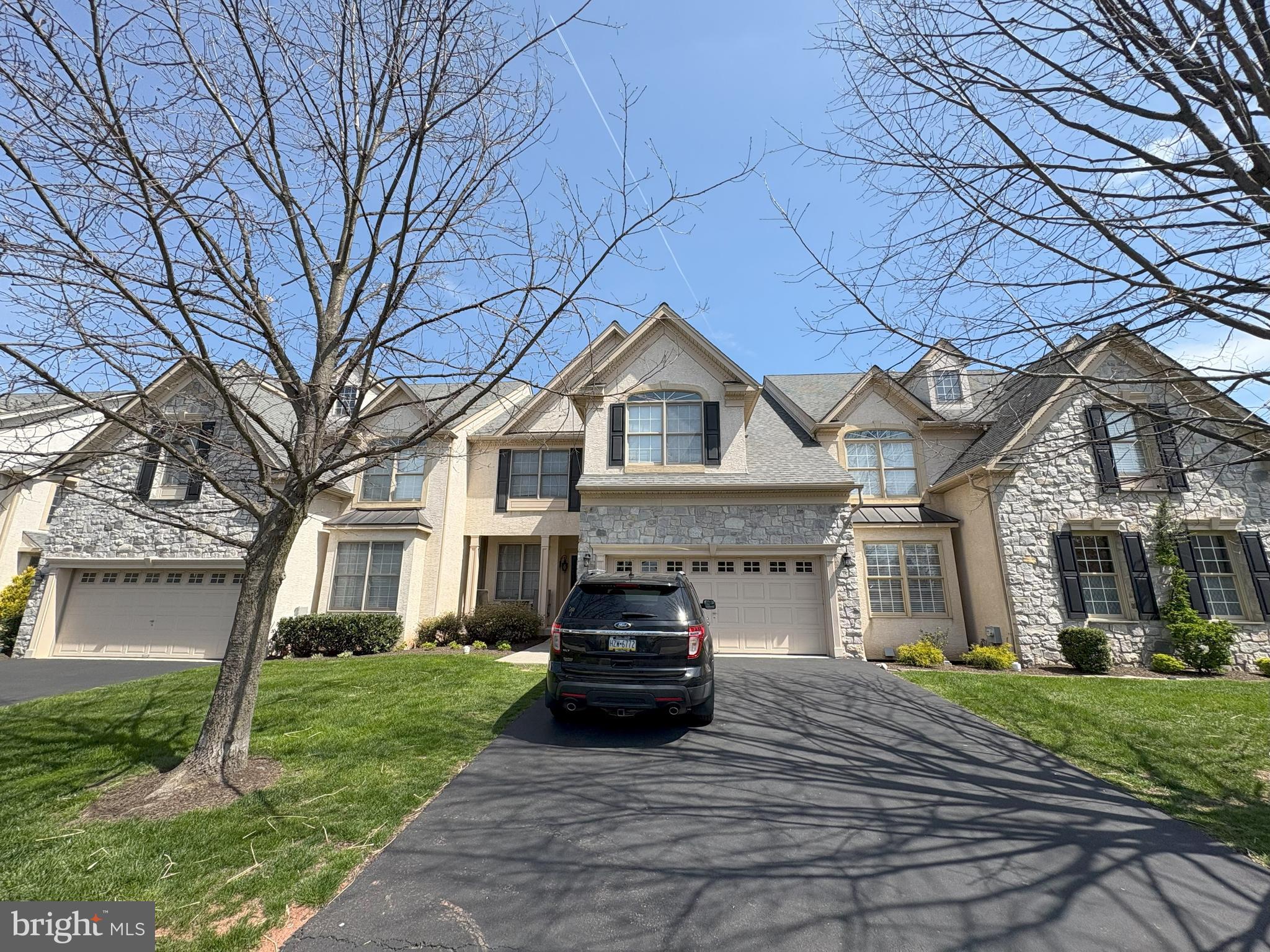 33 BROWNSTONE DR