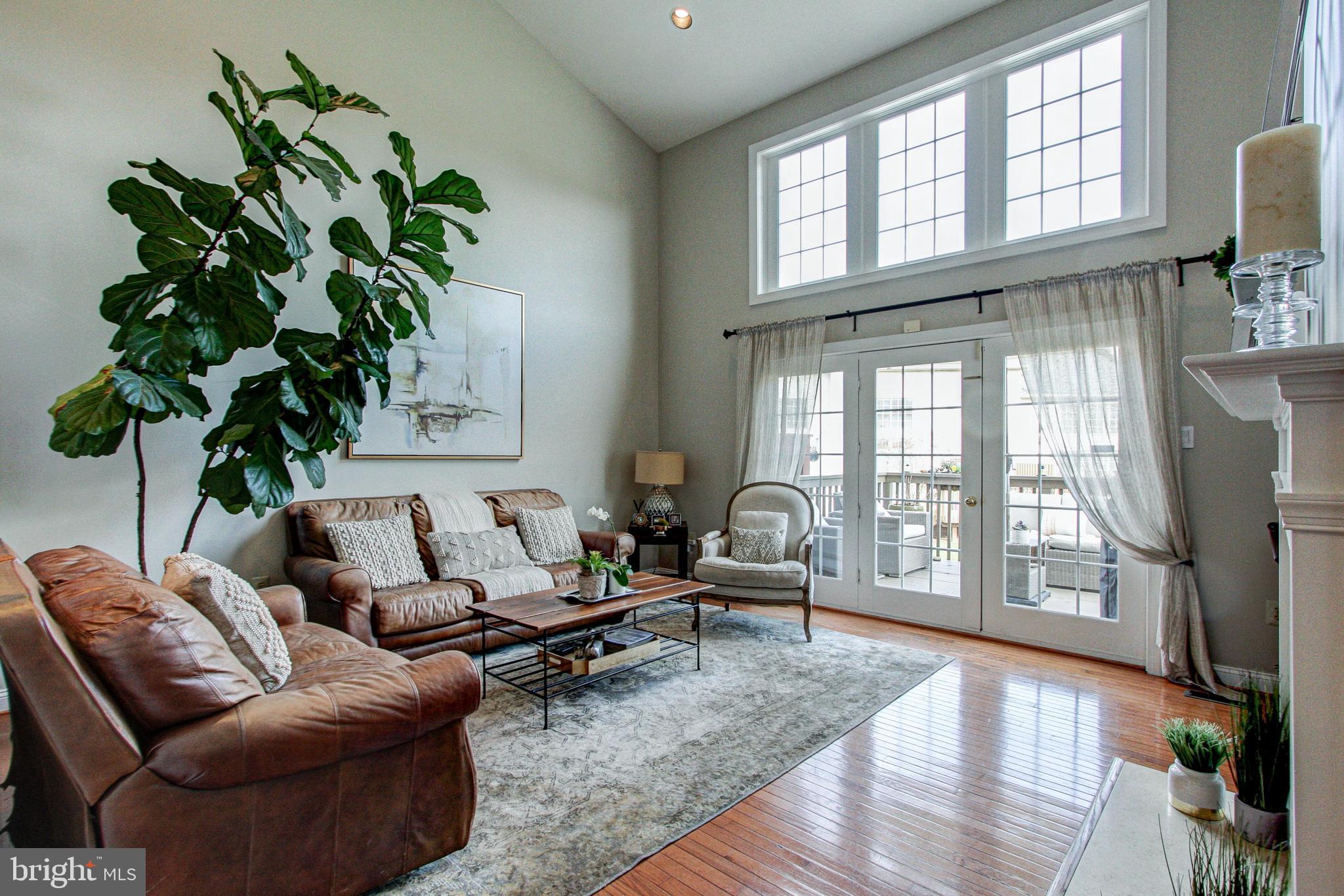 33 BROWNSTONE DR