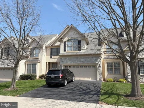 33 Brownstone Dr, East Norriton, PA MLS: PAMC2136462