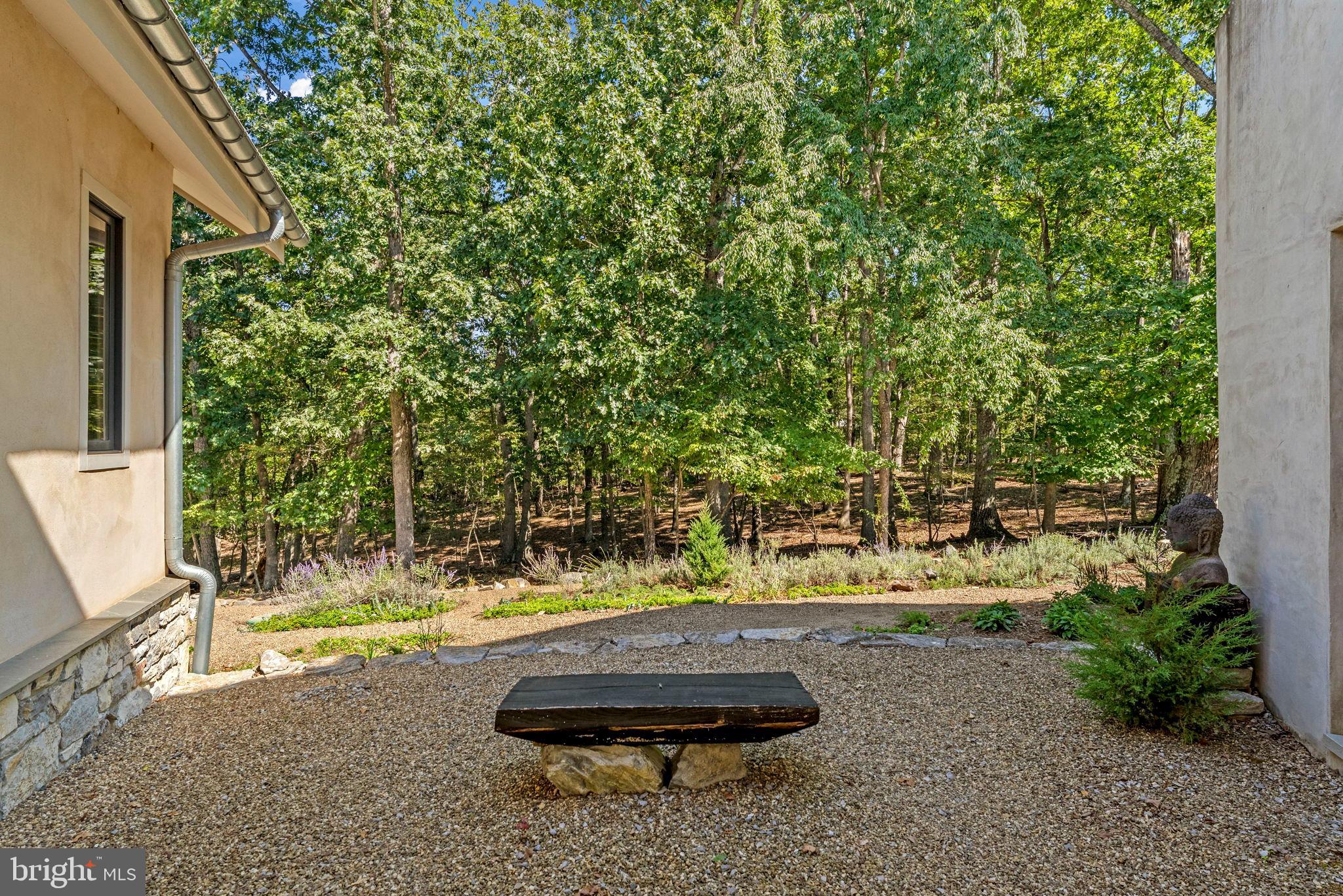 BROOMGRASS - Residential