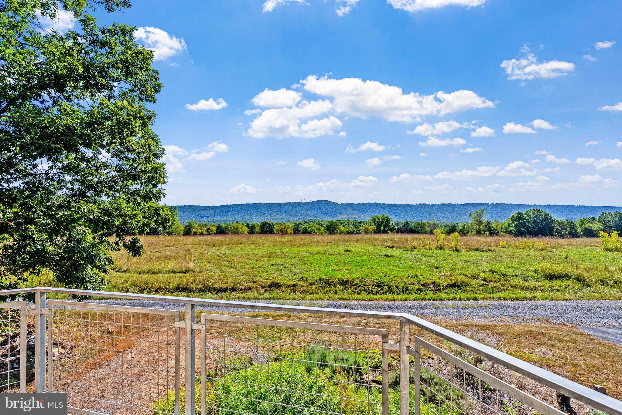 BROOMGRASS - Residential