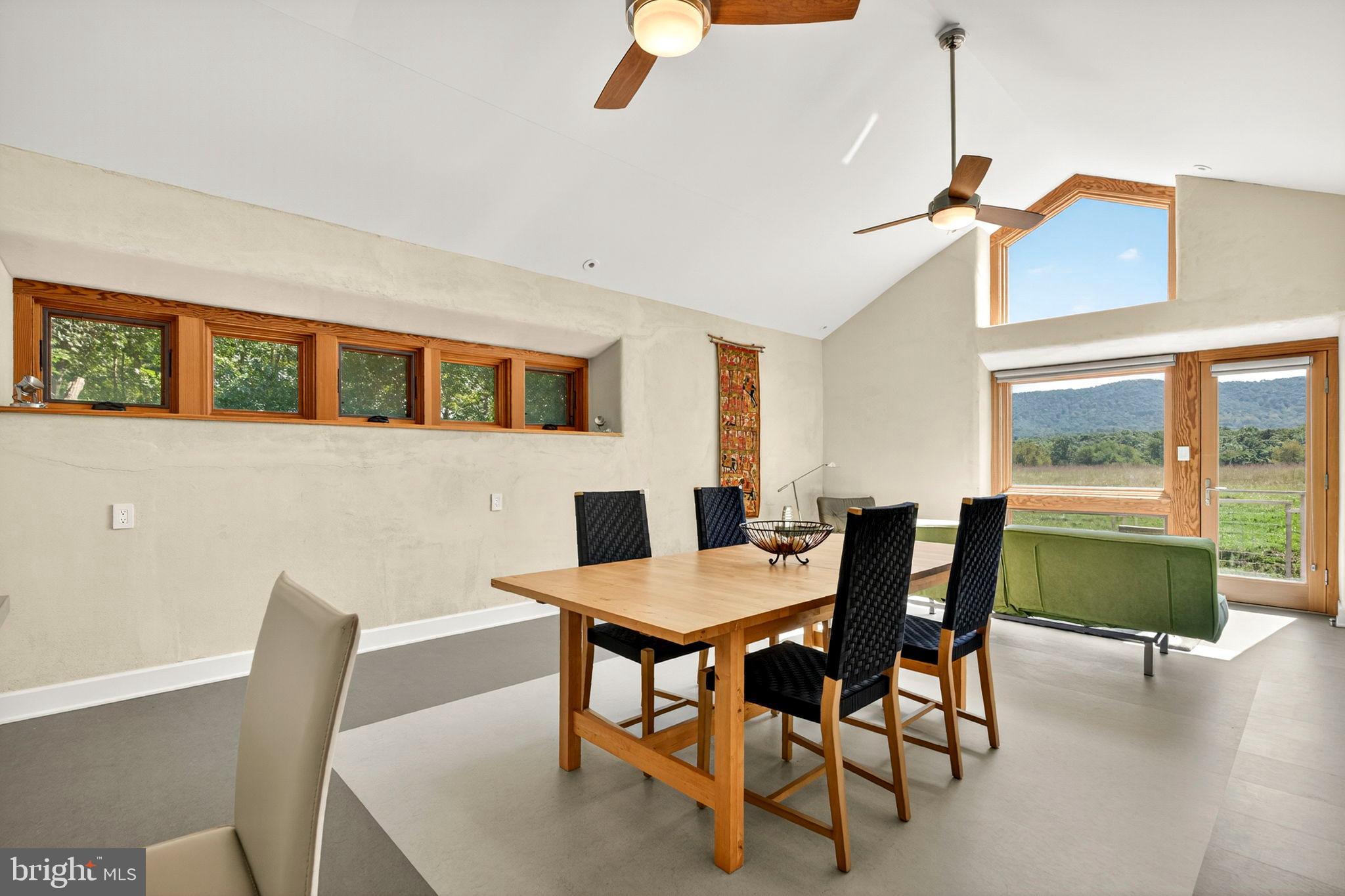 BROOMGRASS - Residential