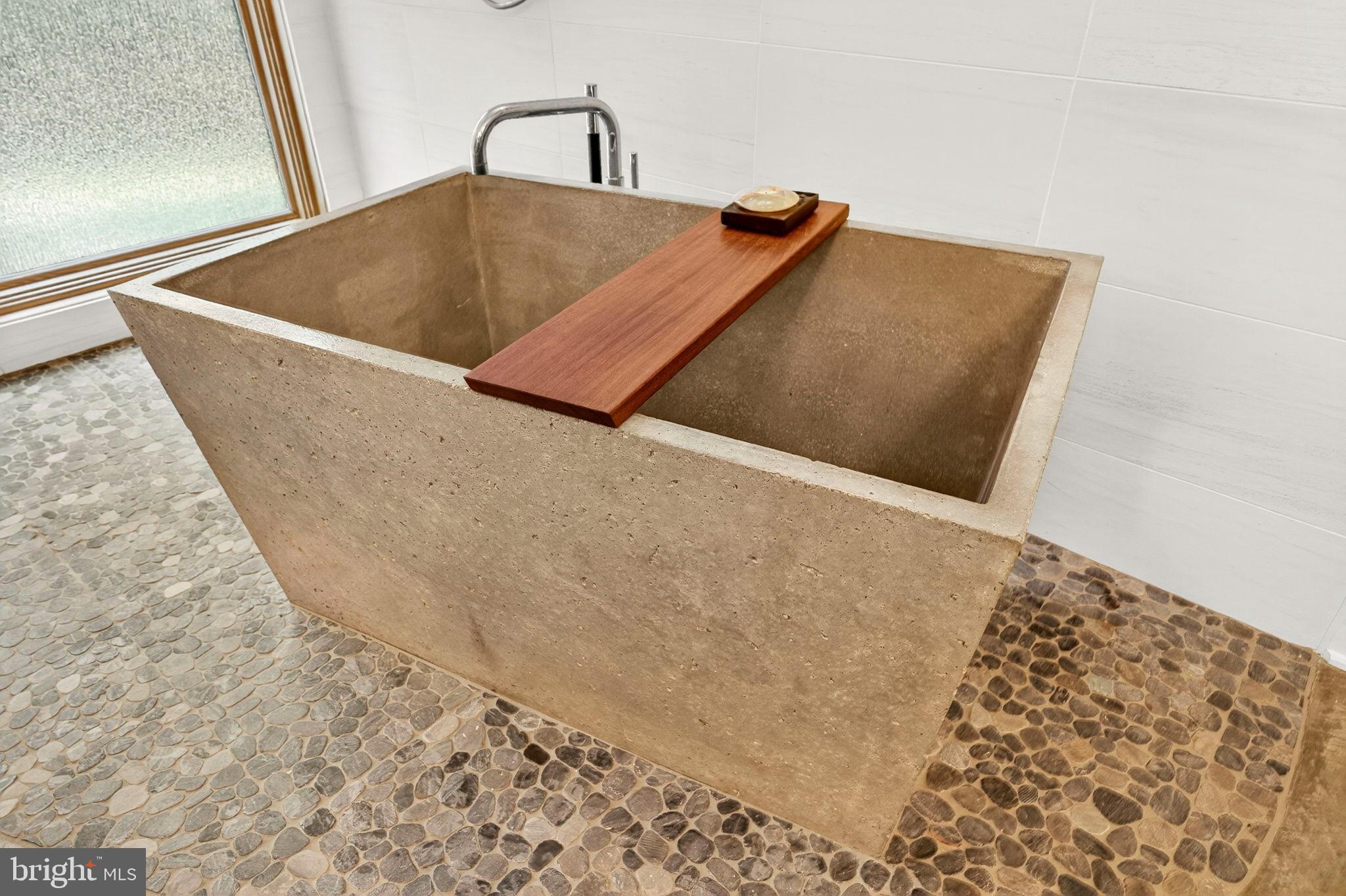 BROOMGRASS - Residential