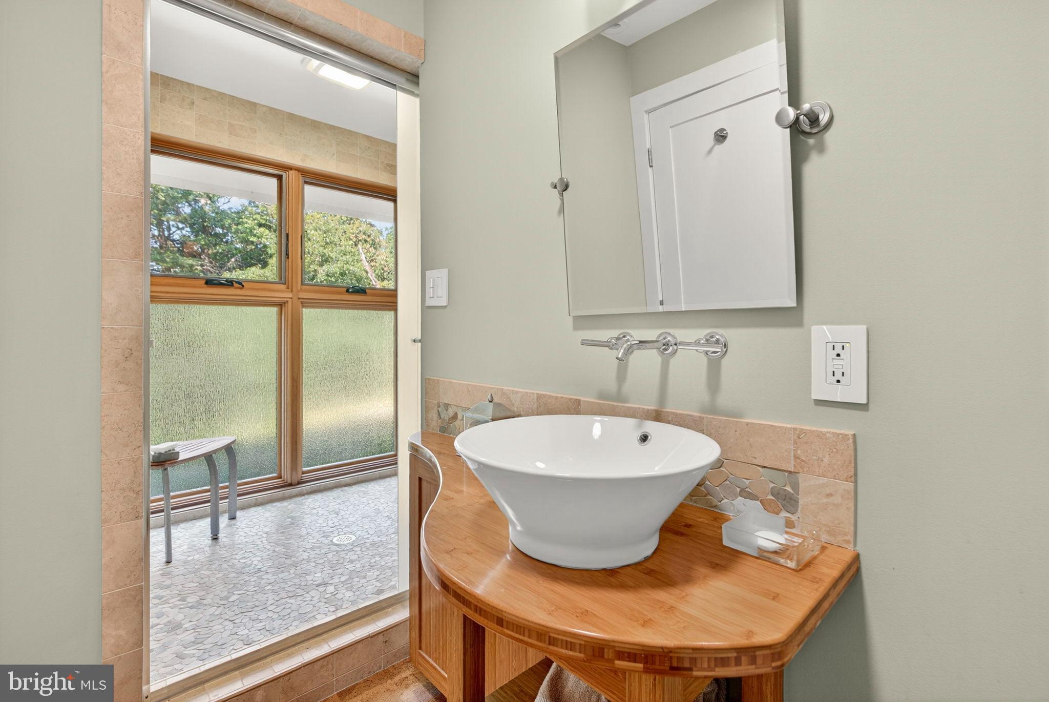 BROOMGRASS - Residential