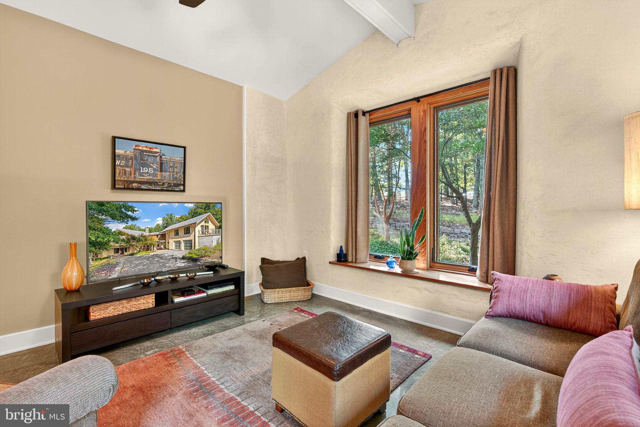 BROOMGRASS - Residential