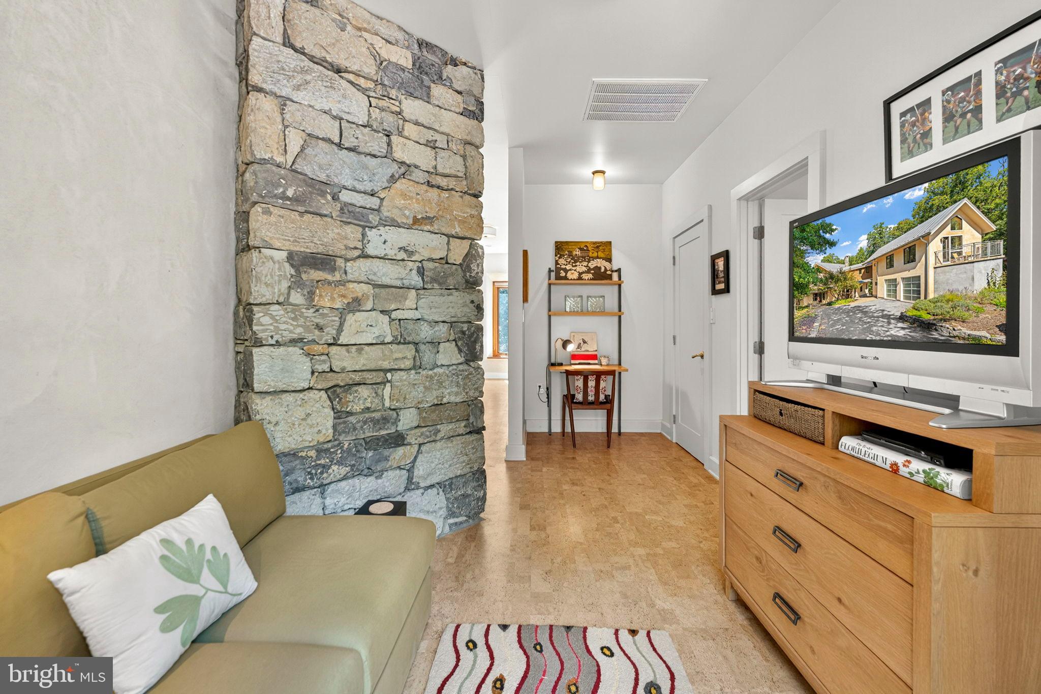 BROOMGRASS - Residential