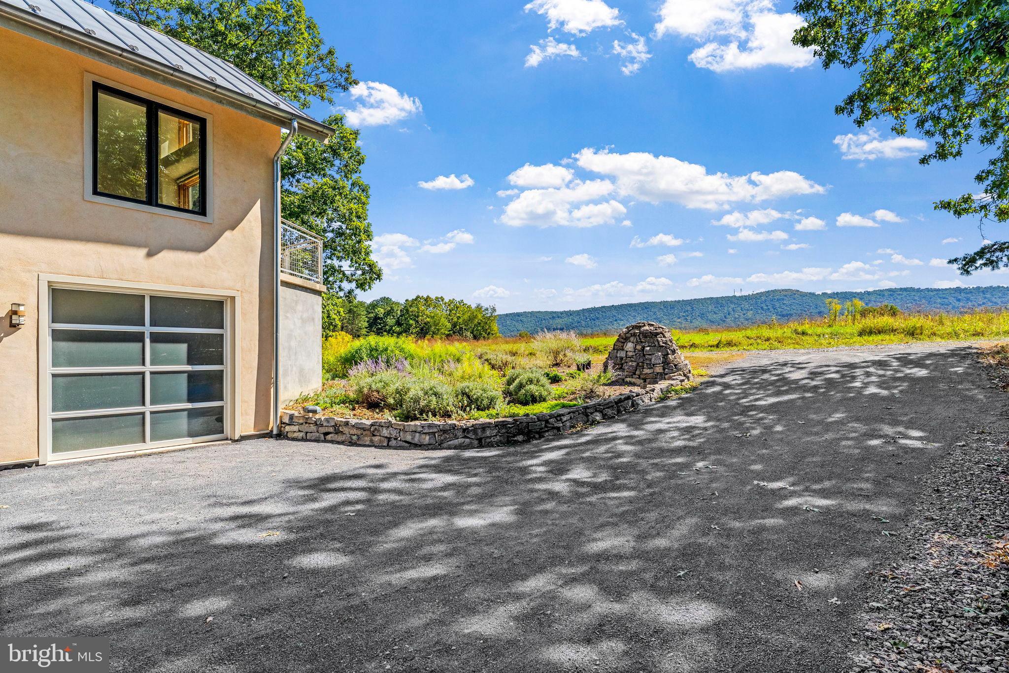 BROOMGRASS - Residential