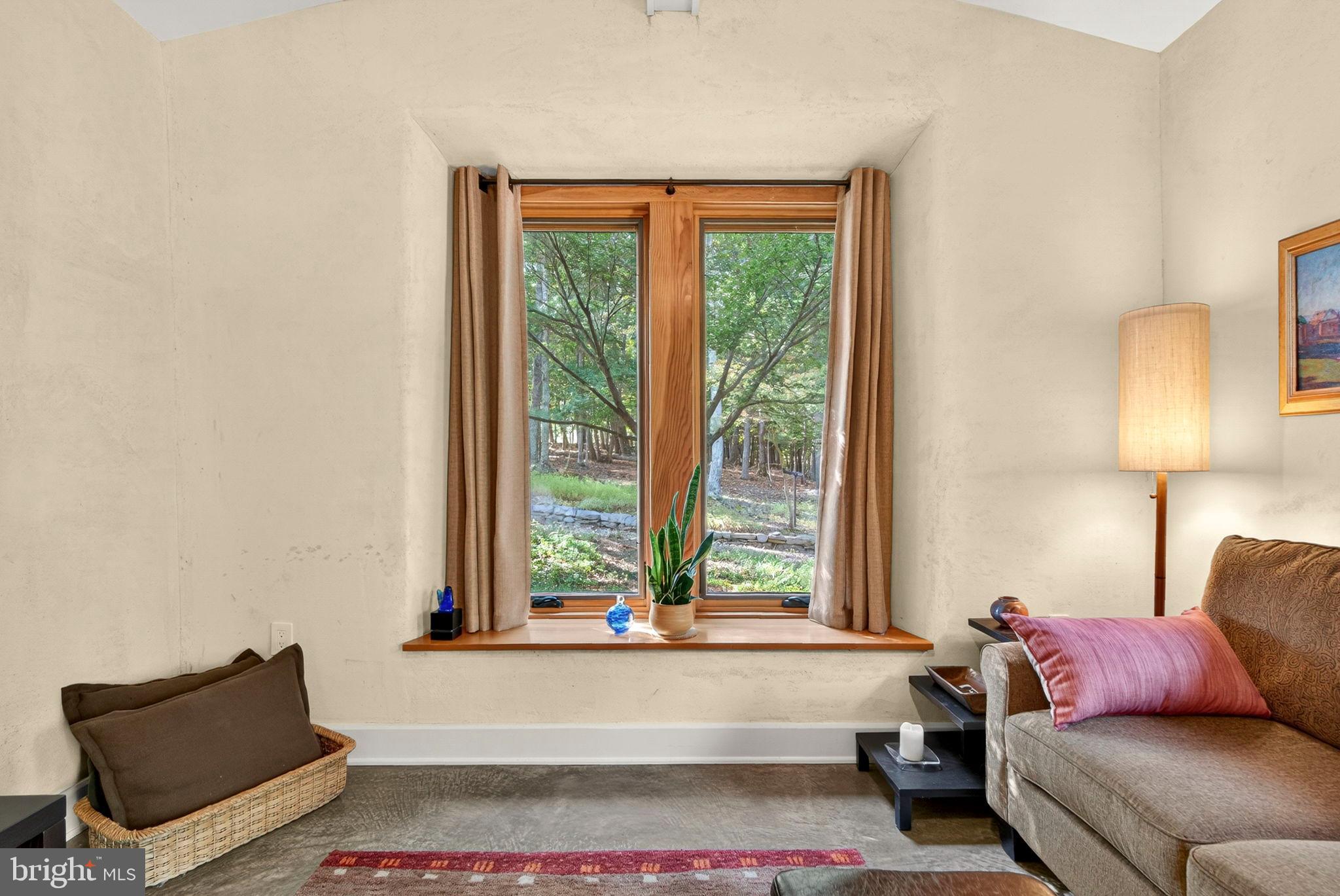 BROOMGRASS - Residential