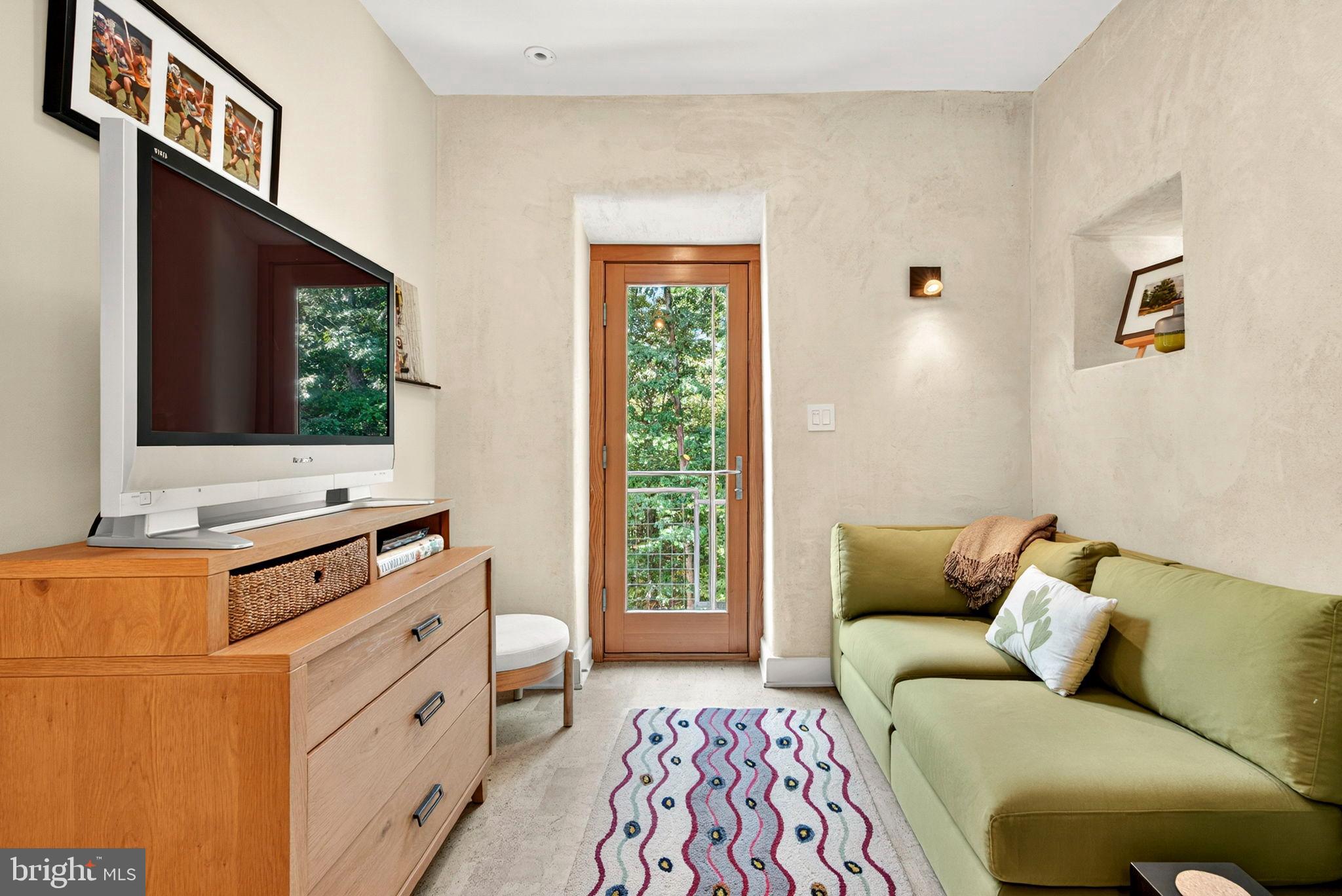 BROOMGRASS - Residential