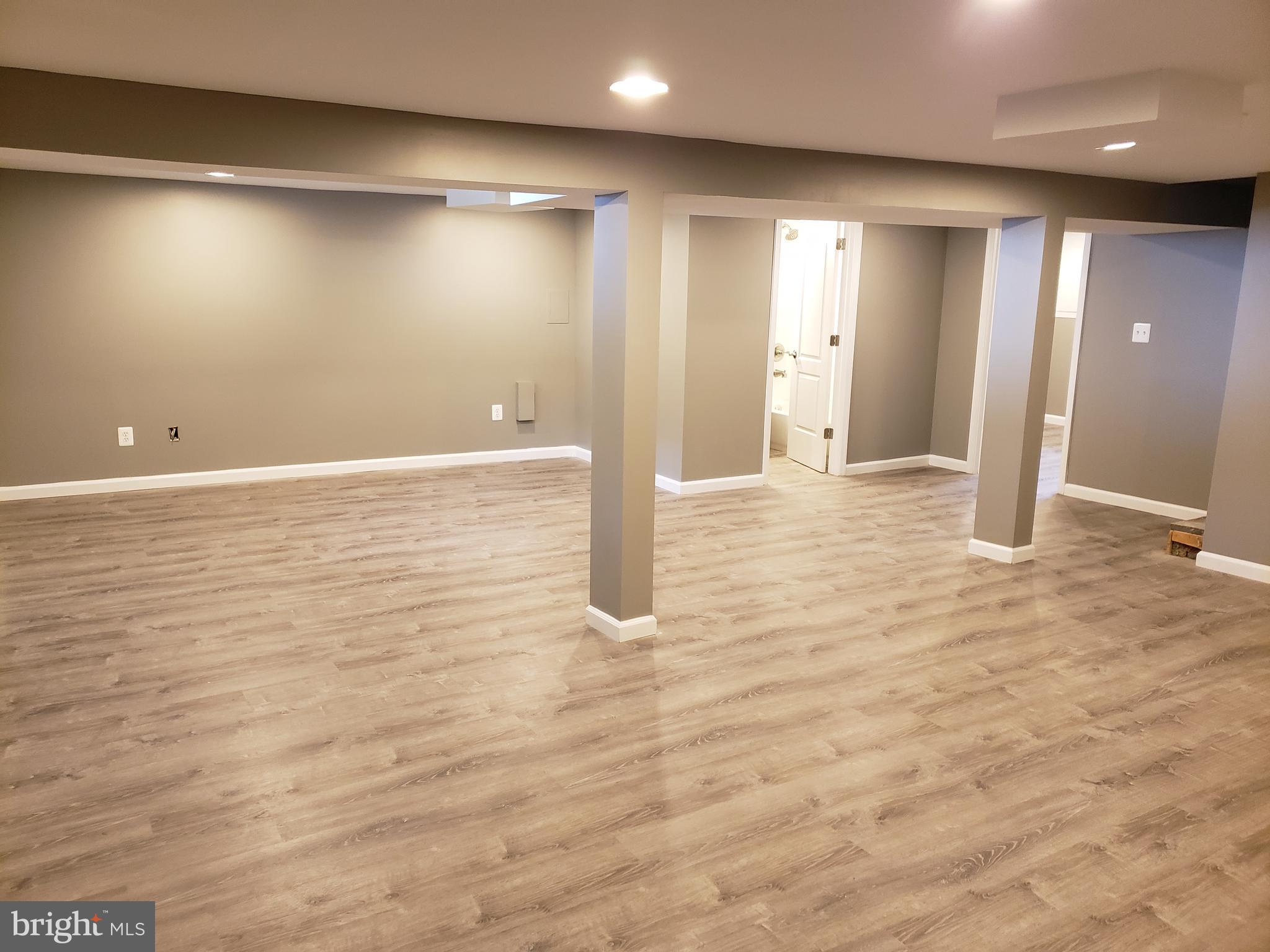 WHEATON WOODS - Residential Lease