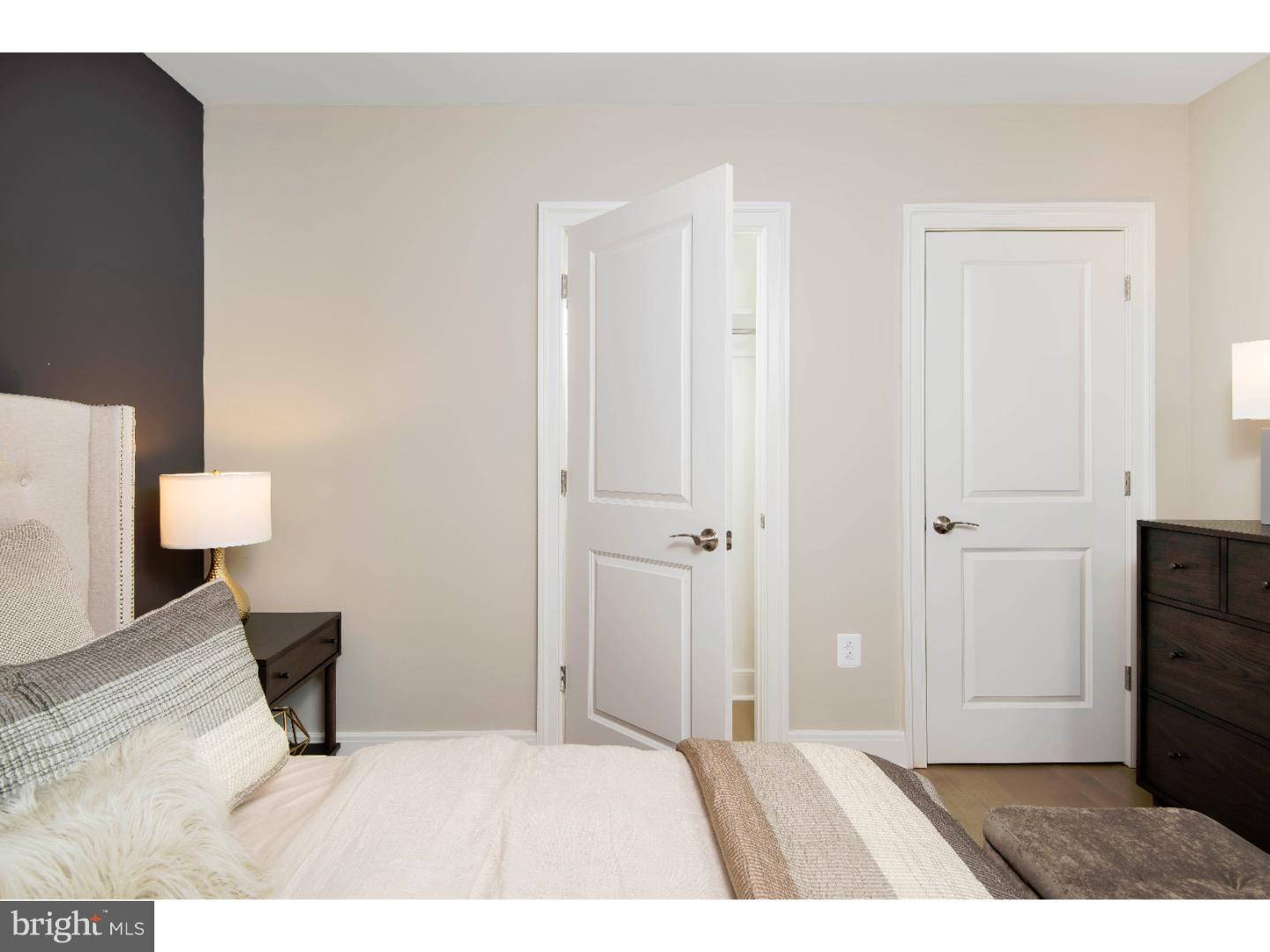 LOGAN SQUARE - Residential Lease