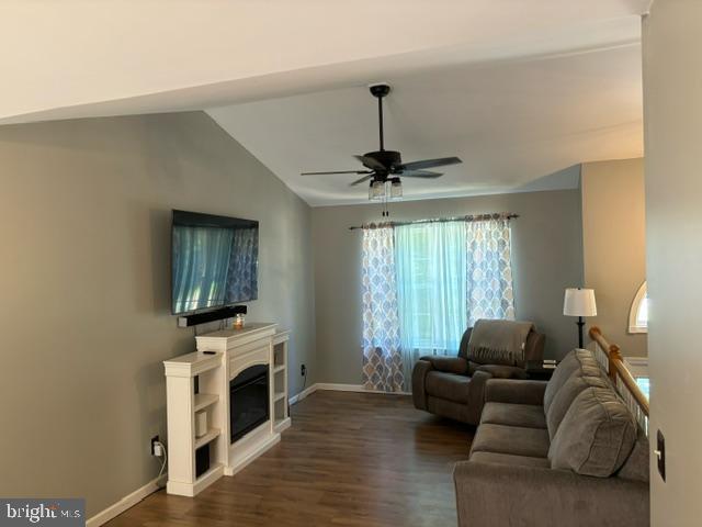 HIDDEN LAKE - Residential