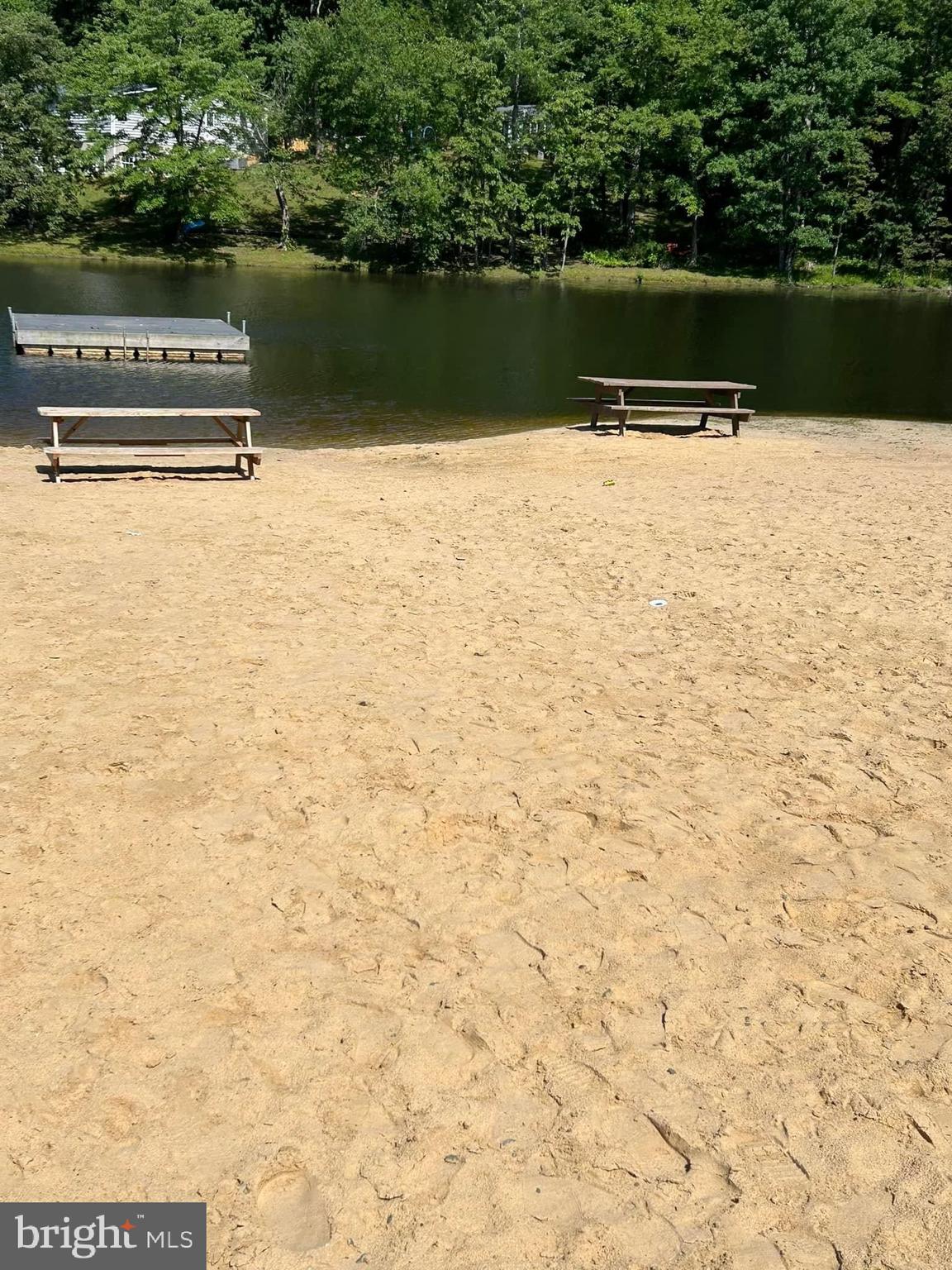 HIDDEN LAKE - Residential