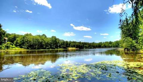 HIDDEN LAKE - Residential
