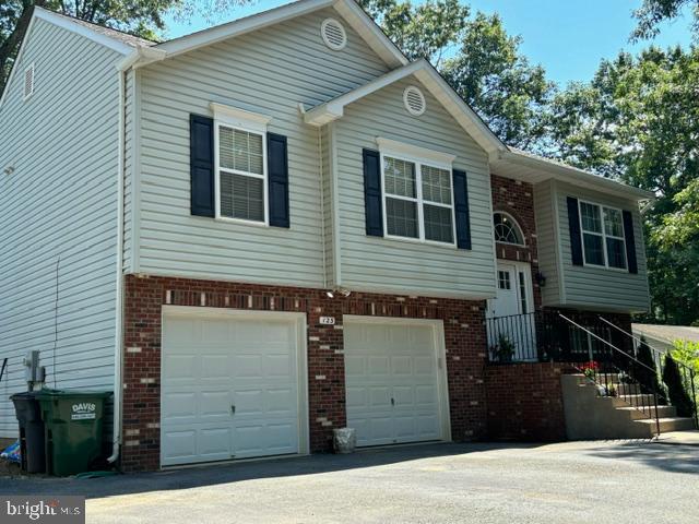 HIDDEN LAKE - Residential