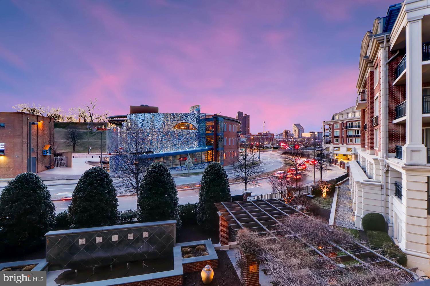 THE RITZ-CARLTON RESIDENCES - Residential Lease