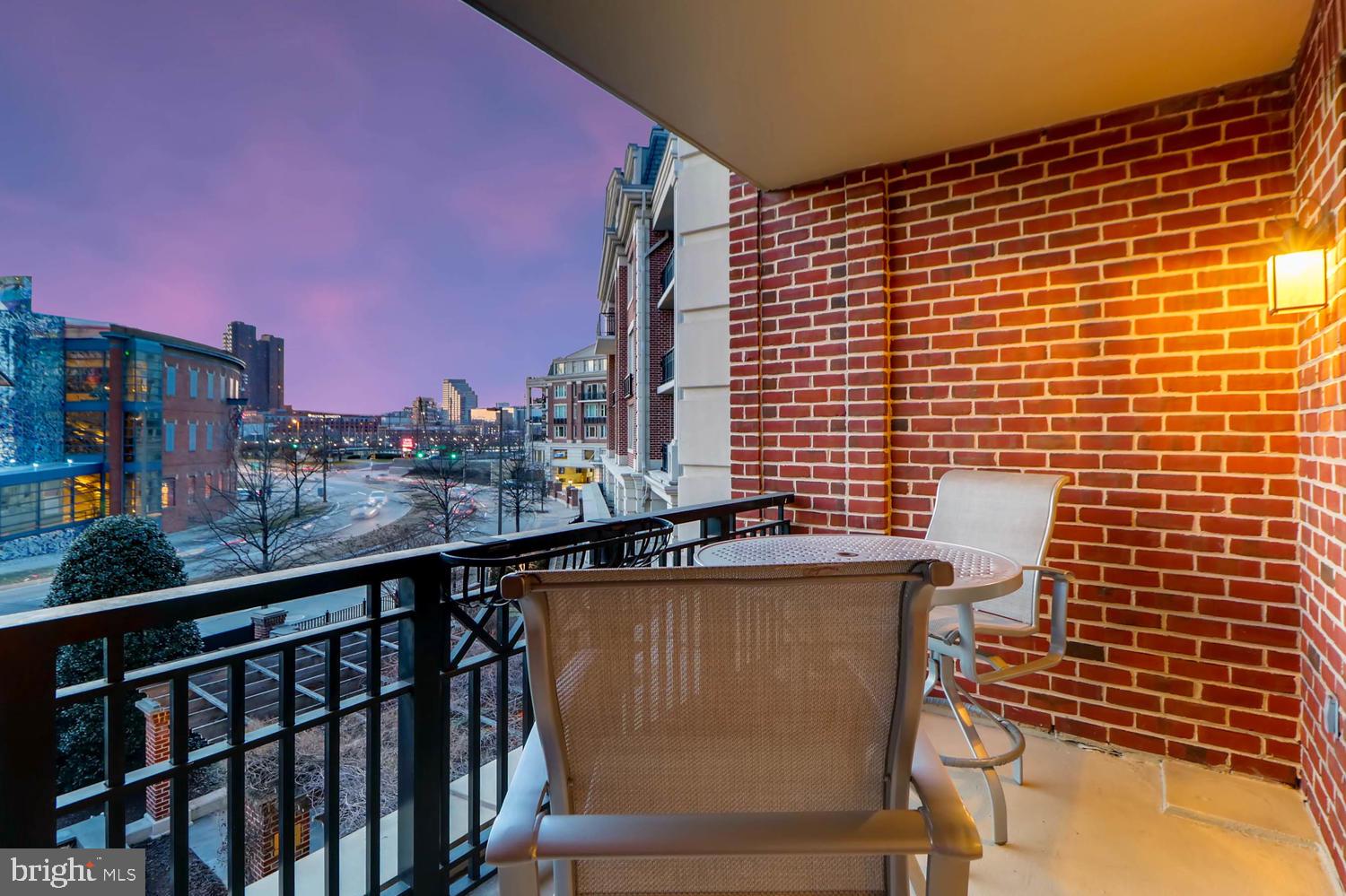 THE RITZ-CARLTON RESIDENCES - Residential Lease