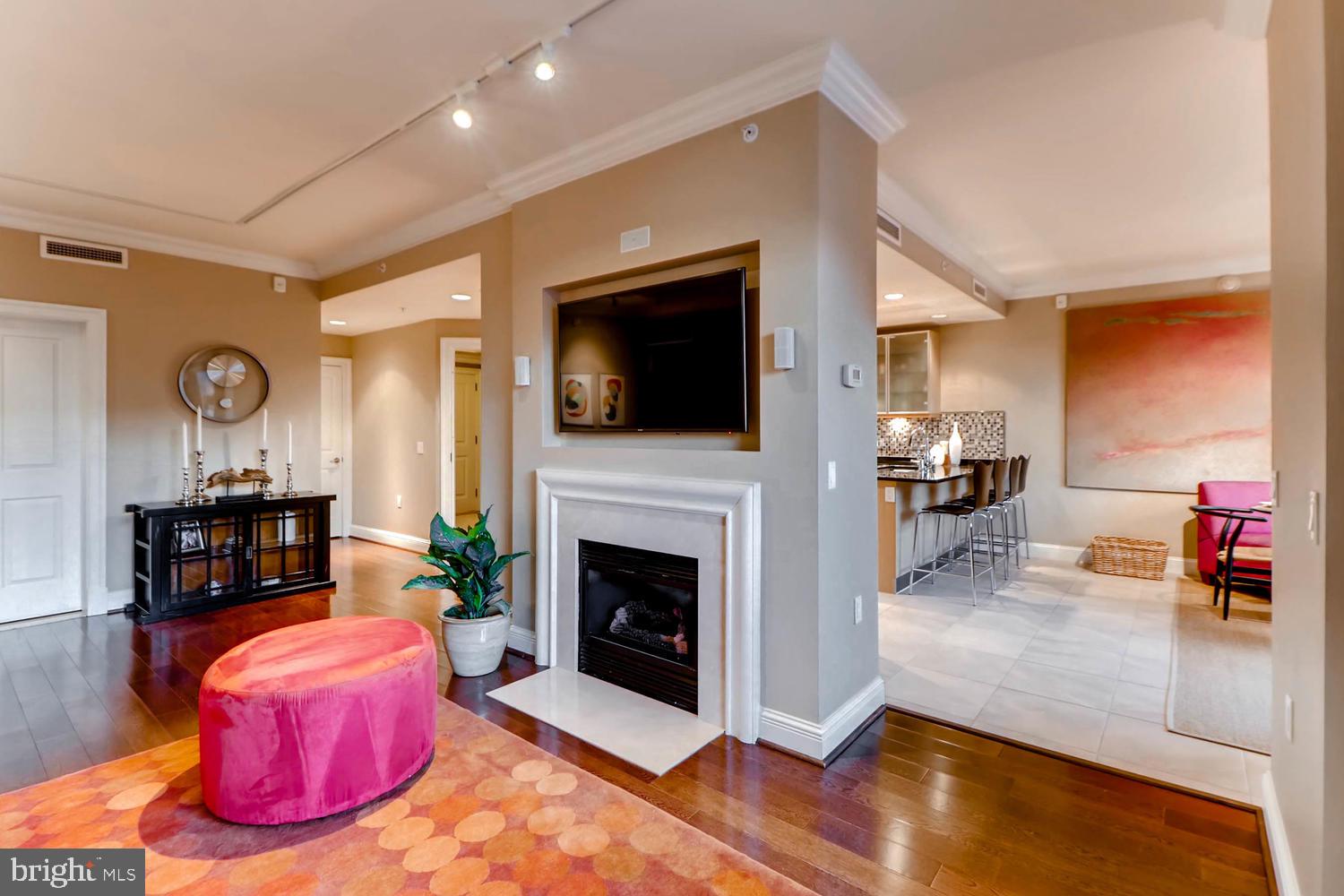 THE RITZ-CARLTON RESIDENCES - Residential Lease