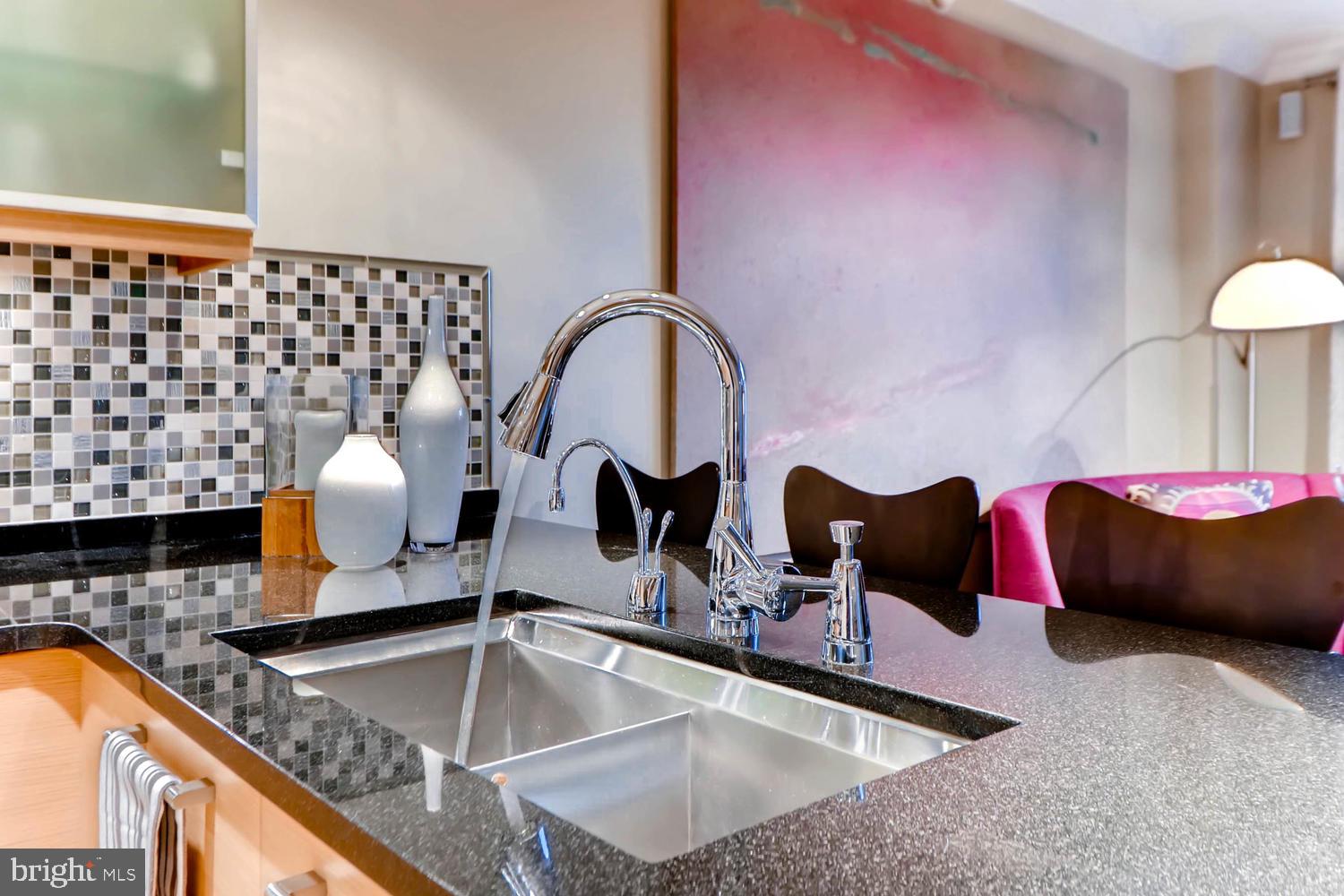 THE RITZ-CARLTON RESIDENCES - Residential Lease