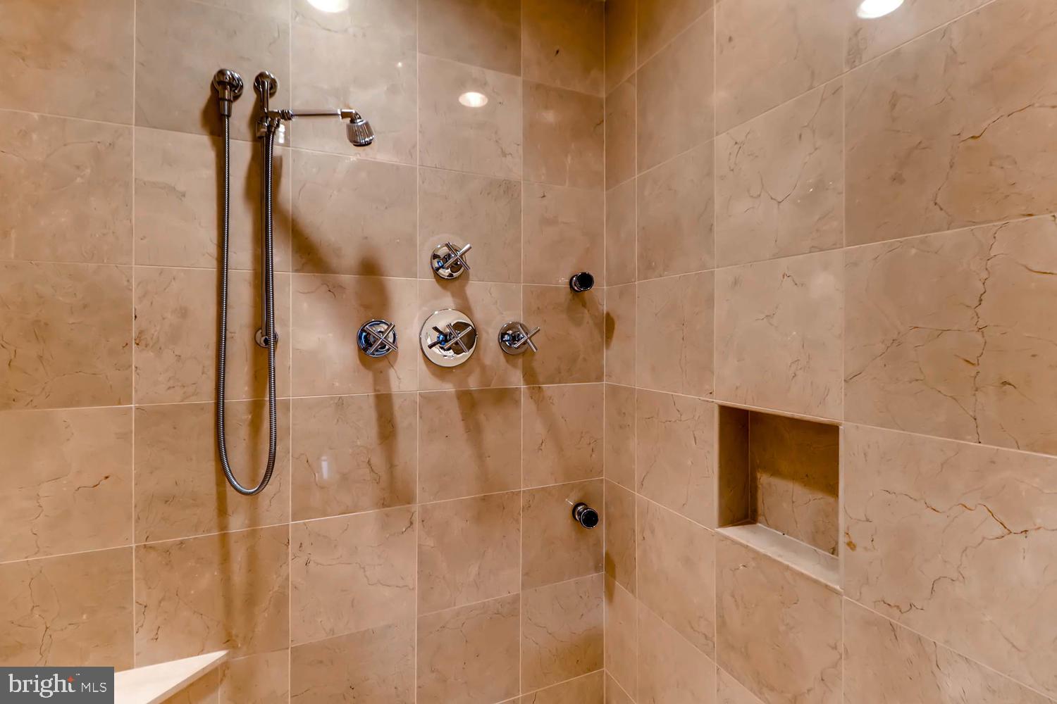 THE RITZ-CARLTON RESIDENCES - Residential Lease