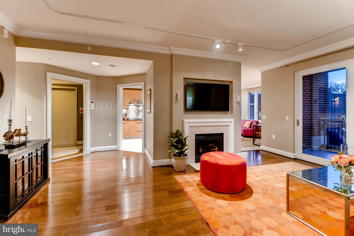 THE RITZ-CARLTON RESIDENCES - Residential Lease