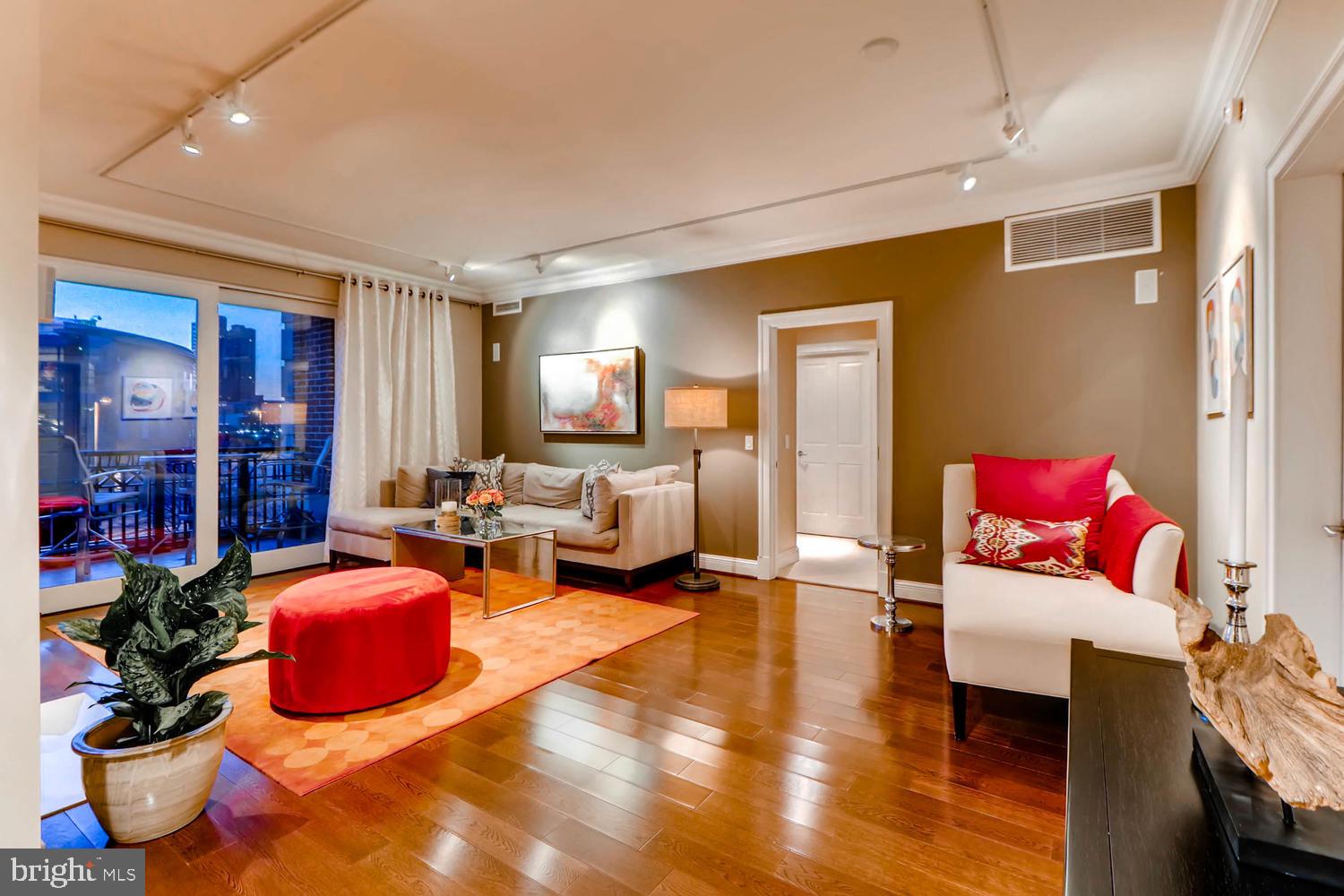 THE RITZ-CARLTON RESIDENCES - Residential Lease