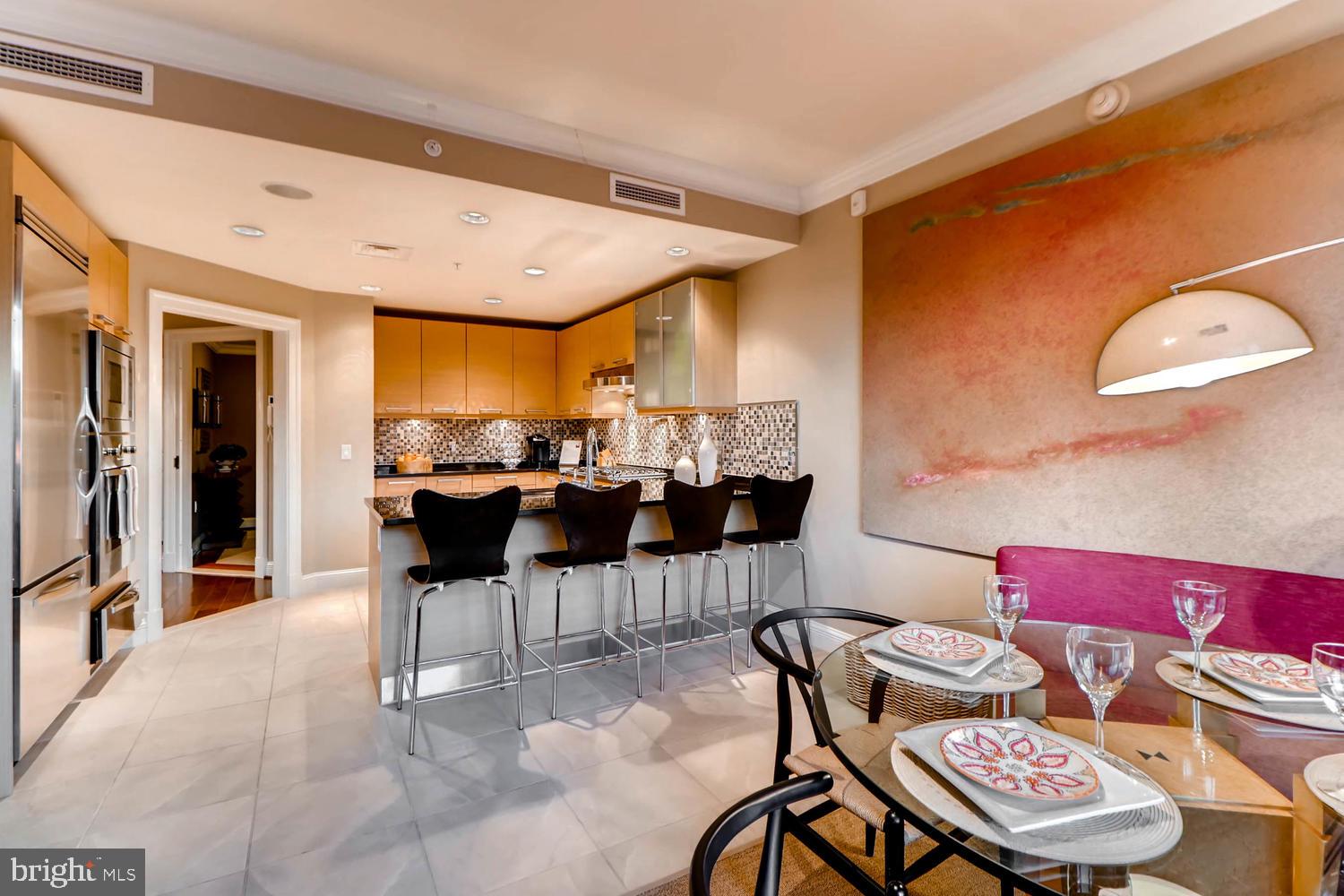 THE RITZ-CARLTON RESIDENCES - Residential Lease