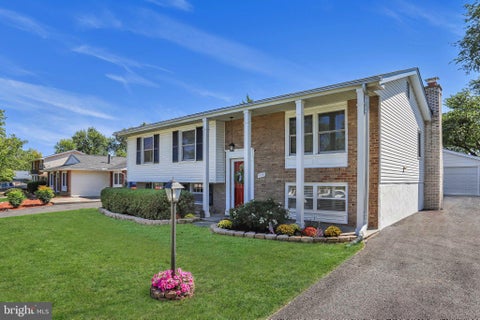 Photo of 115 W Church Road, STERLING, VA 20164 (MLS # VALO2136696)