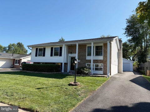 Photo of 115 W Church Road, STERLING, VA 20164 (MLS # VALO2136696)
