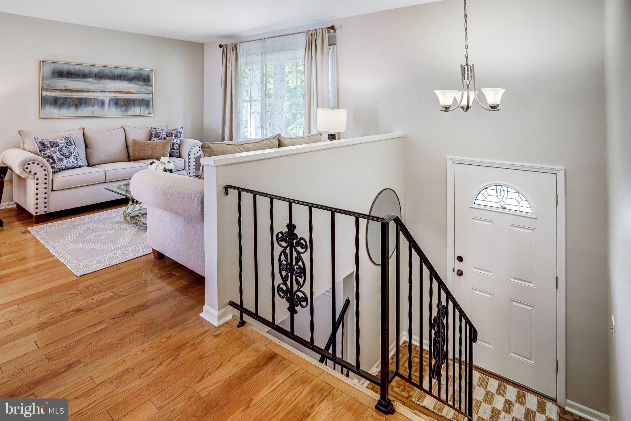 115 W CHURCH ROAD