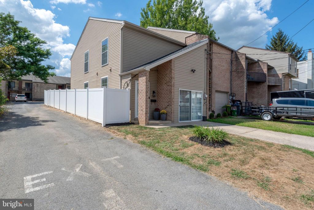 Photo of 234 Fairview Avenue, LANCASTER, PA 17603 (MLS # PALA2075672)