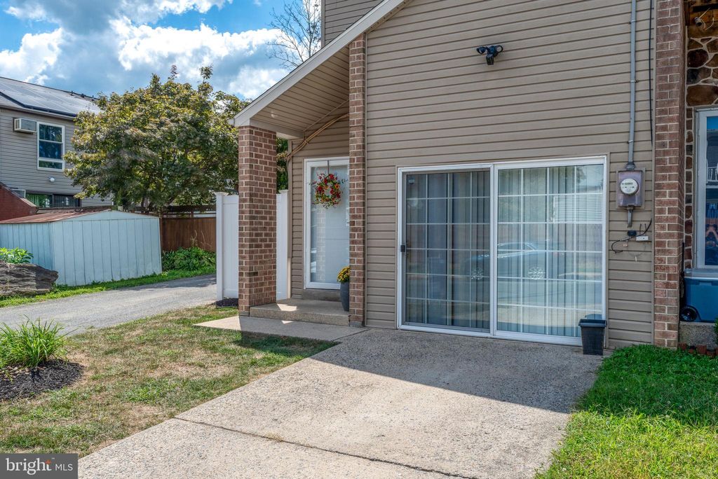 Photo of 234 Fairview Avenue, LANCASTER, PA 17603 (MLS # PALA2075672)